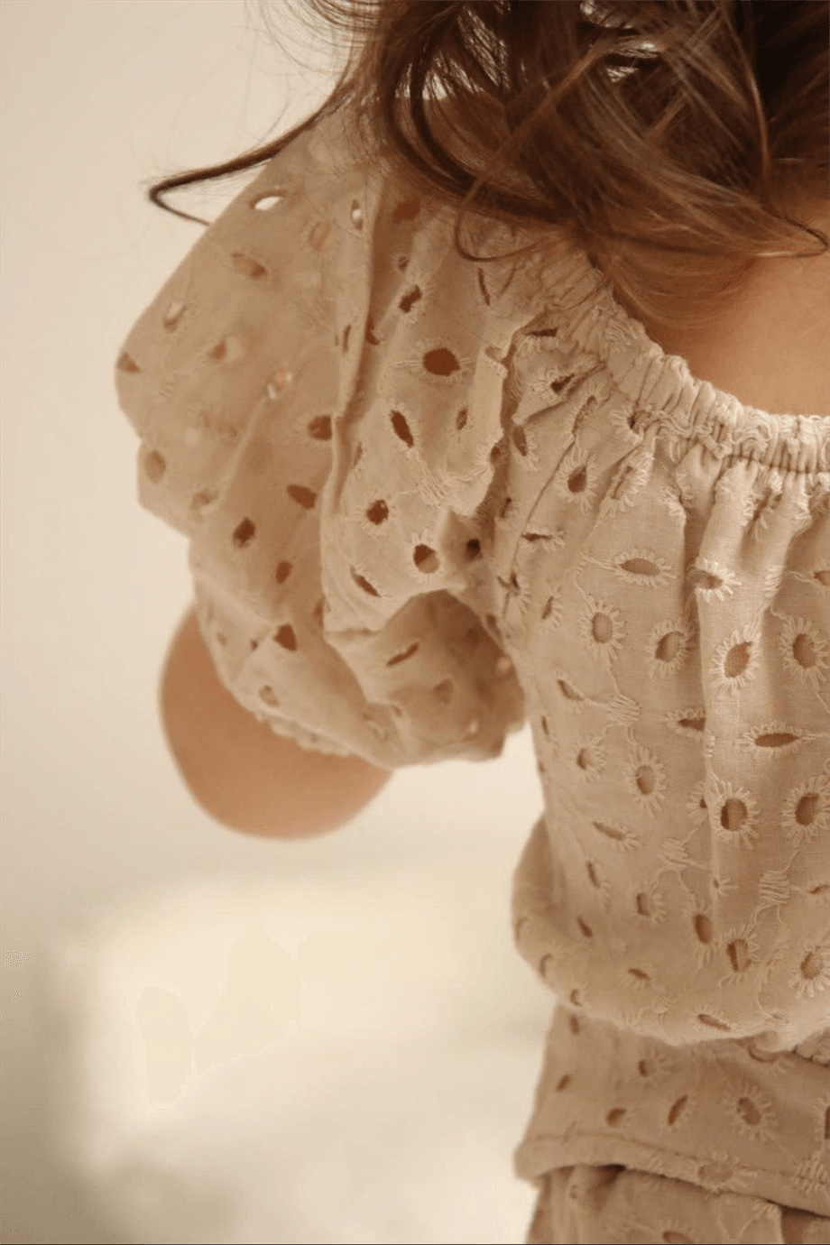 Kız Çocuk Nakış İşlemeli Pantolon Crop Takım - Camel