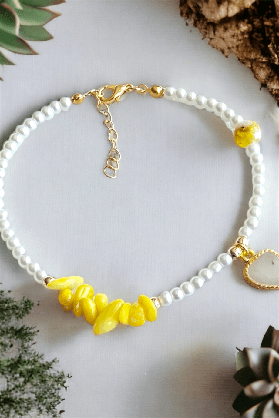 White Heart Detail Yellow Broken Natural Stone Anklet