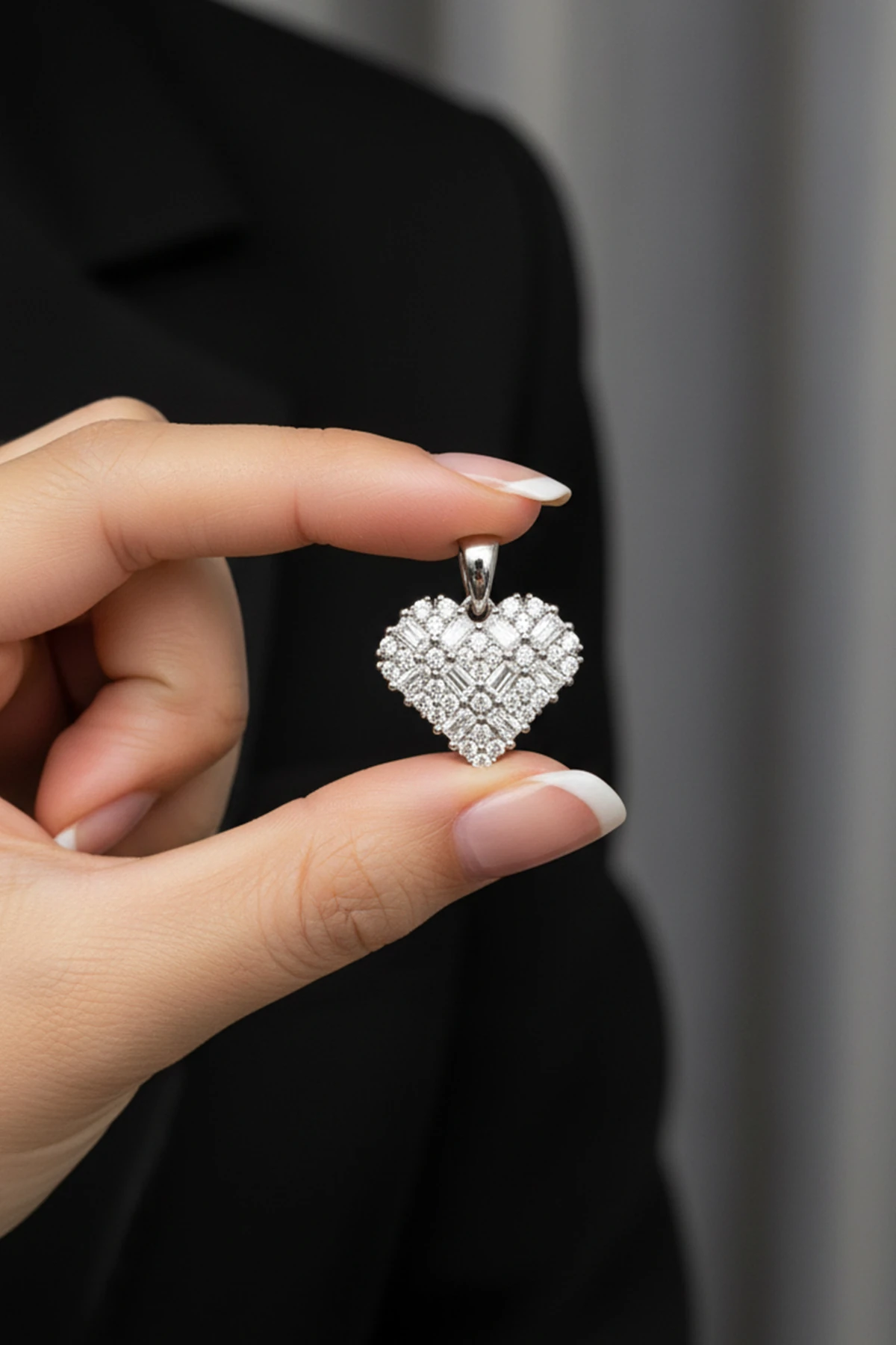 Zirkon Taşlı Kalp Model Kolye Ucu Gümüş – 1.8 cm, Mıhlama İşçilik