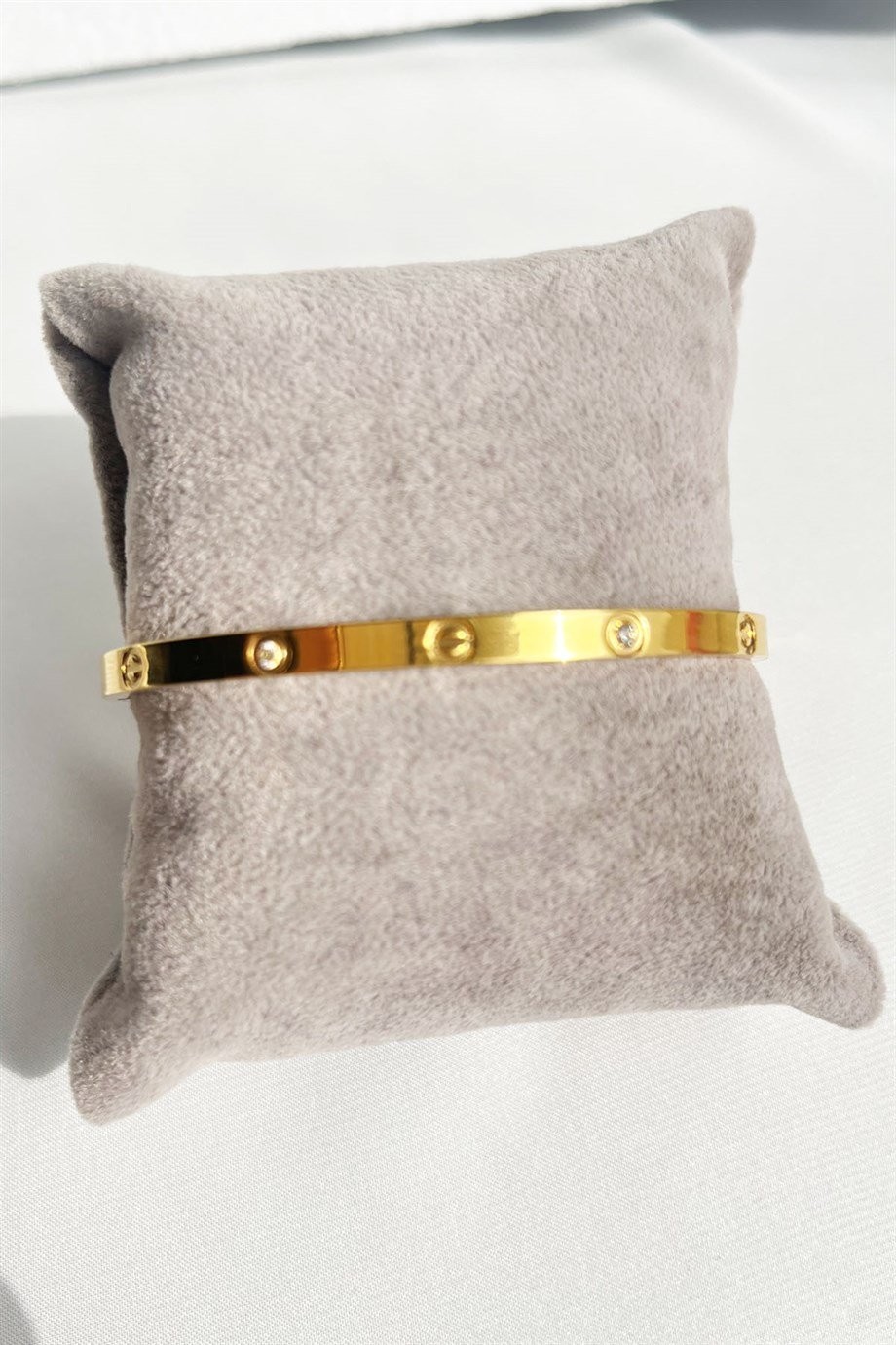 Taşlı Gold Cartier Model Çelik Kelepçe Bileklik