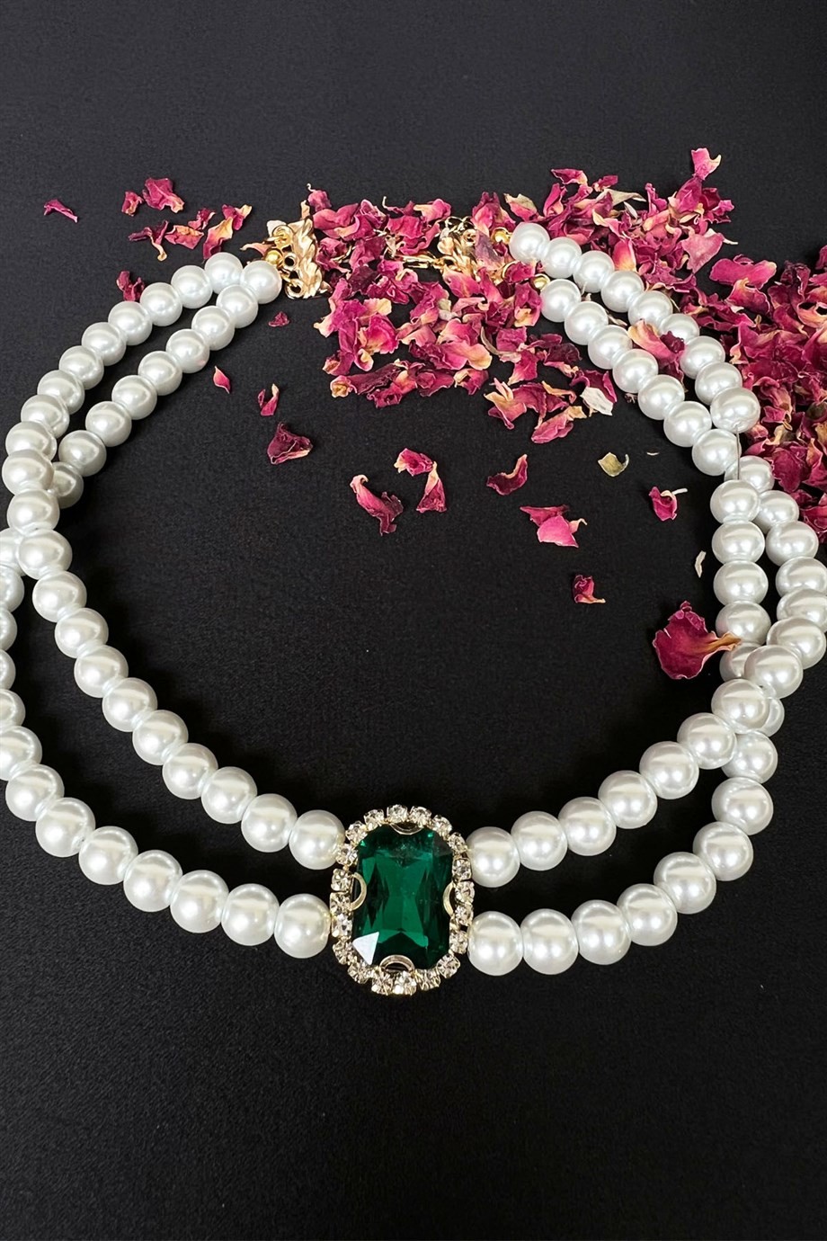Khaki Crystal Winged Pearl Choker Necklace