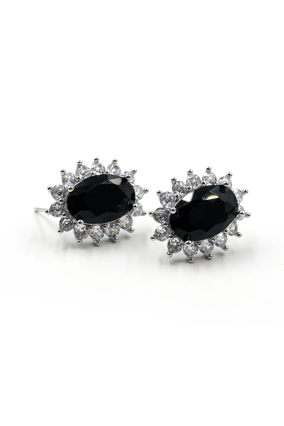 Zirkon Taş Detaylı Siyah Işıltılı Küpe - Gümüş Renk Anti Alerjik Tasarım