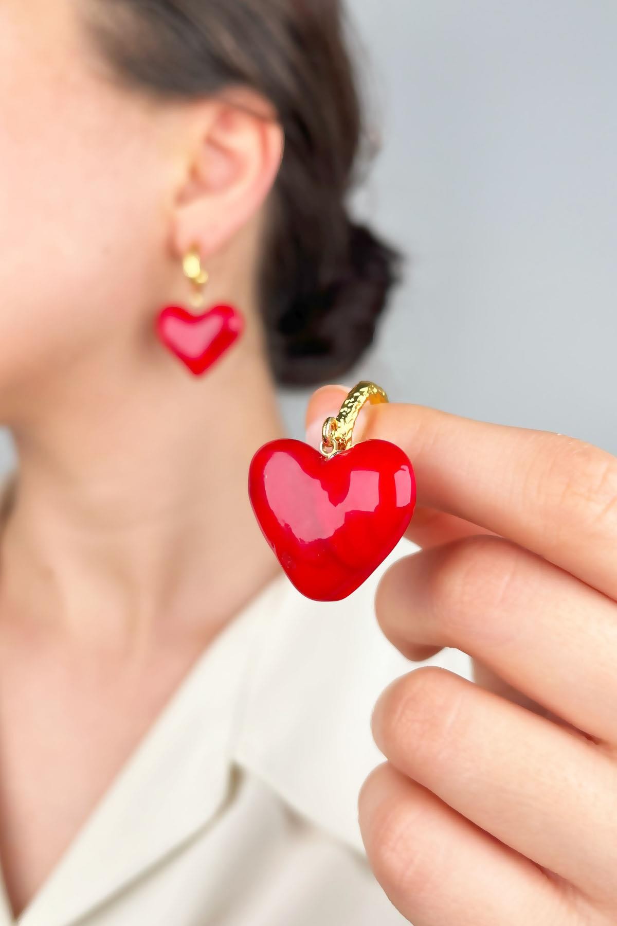 Glass Coral Red Heart Earrings - Gold