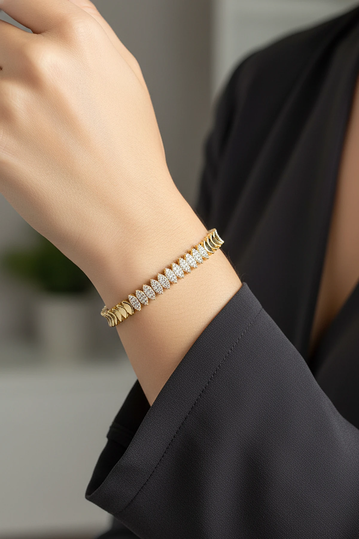 Mekik Model Zirkon Taşlı Xuping Kararmaz Gold Kadın Zarif Bileklik