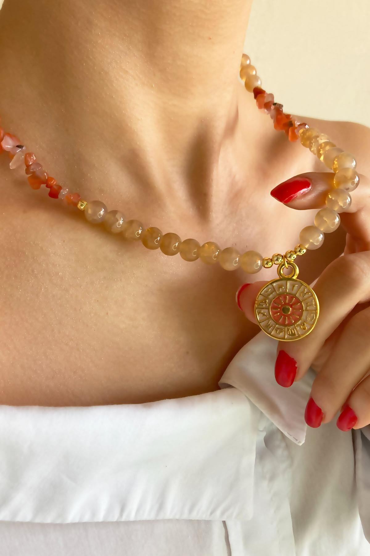 Burç Madalyon Uçlu Doğal Taş Kristal Cam Boncuk Kolye - Turuncu