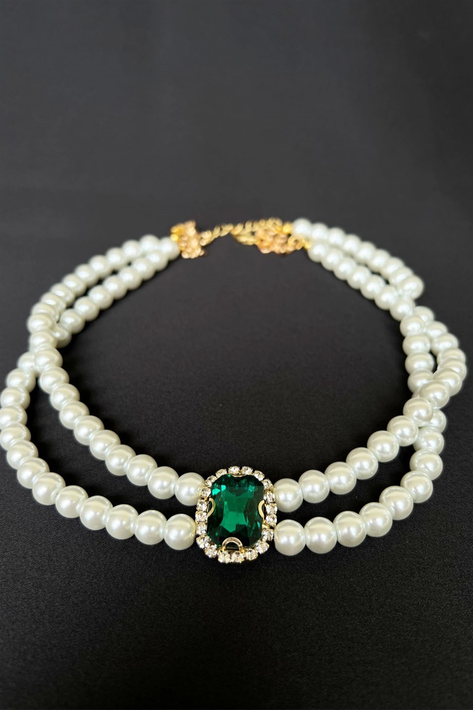 Khaki Crystal Winged Pearl Choker Necklace