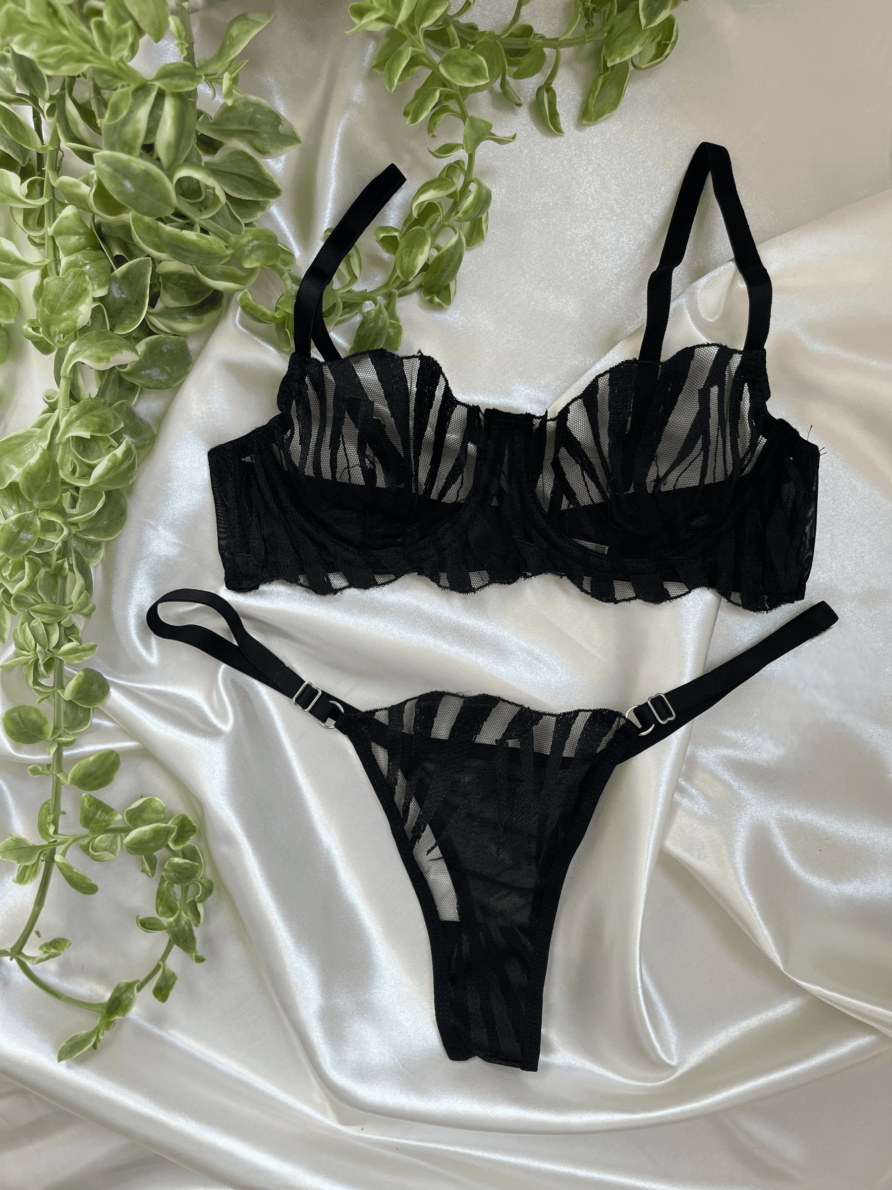 Jade - İşlemeli Bralet Takım