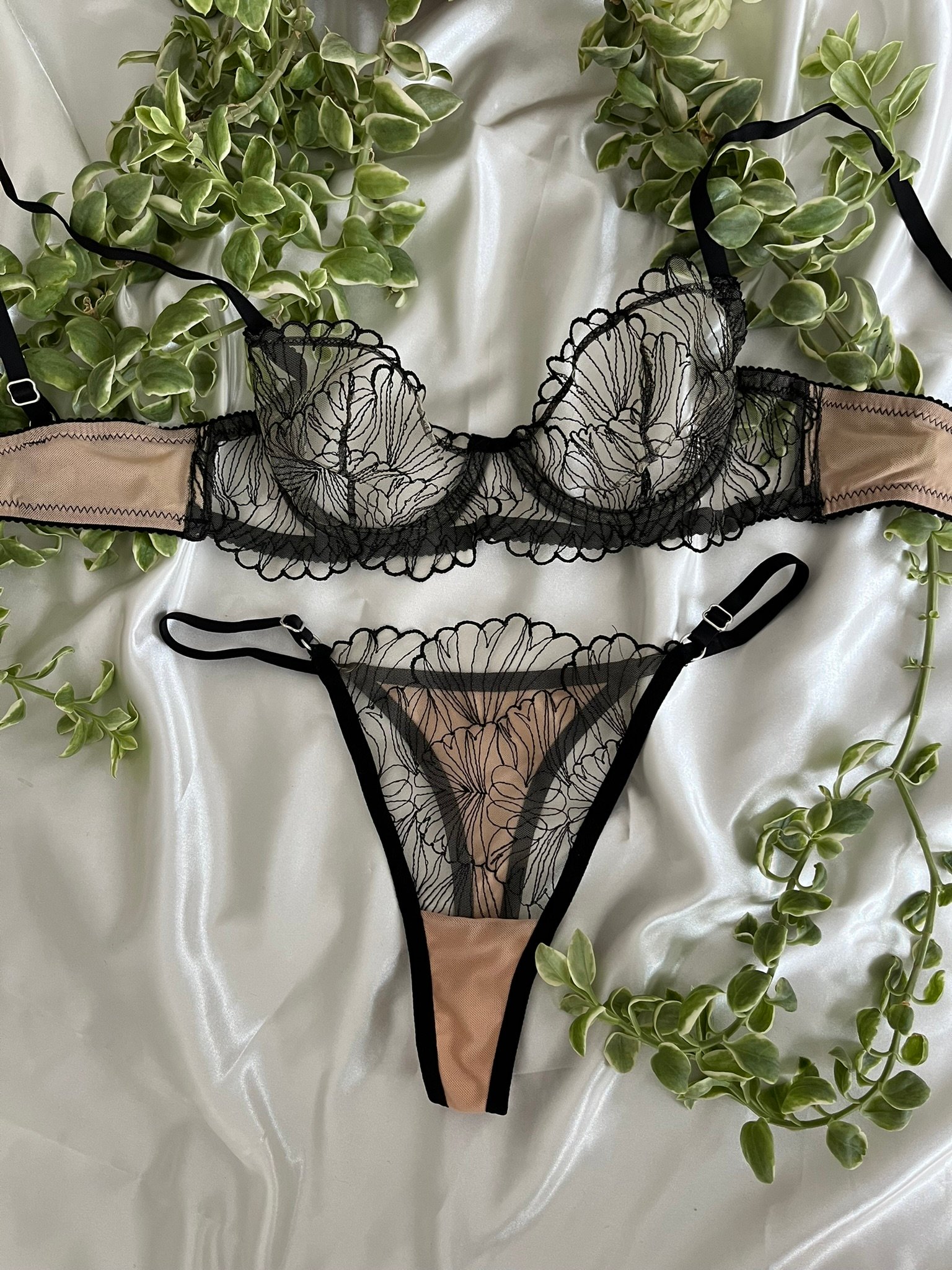 Rebecca - Siyah İşlemeli Nude Bralet Takım