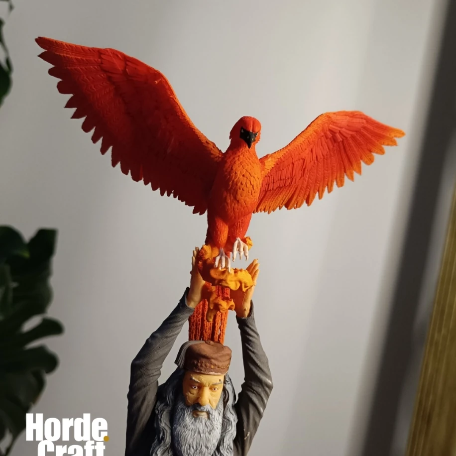 Albus Dumbledore ve anka kuşu figürü