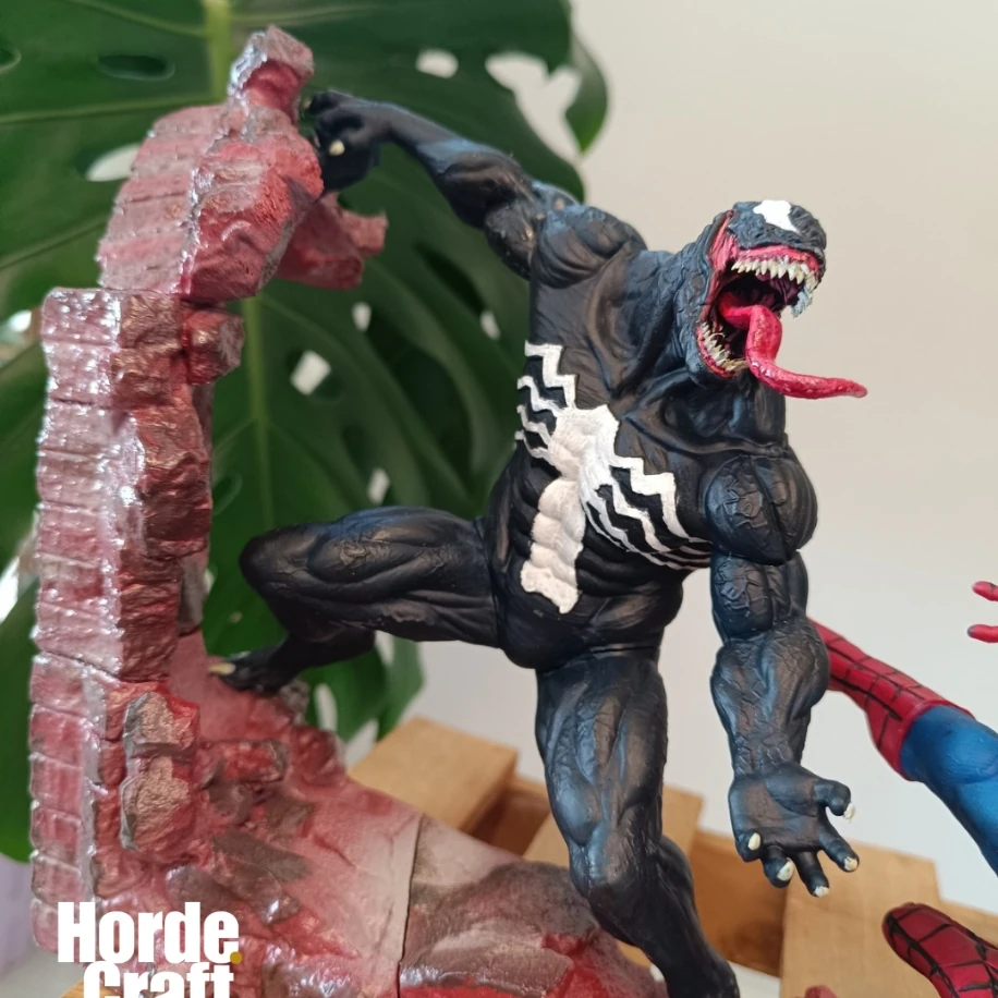Venom spiderman Marvel figürü diorama