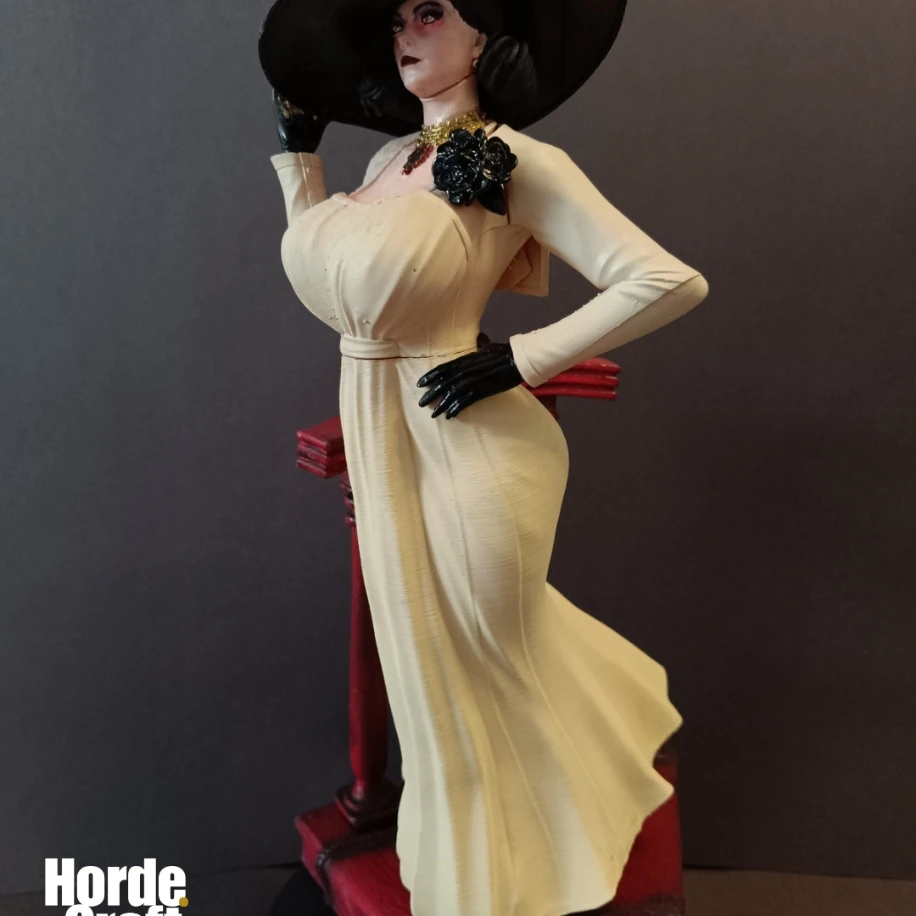Lady Dimitrescu - Resident Evil figürü