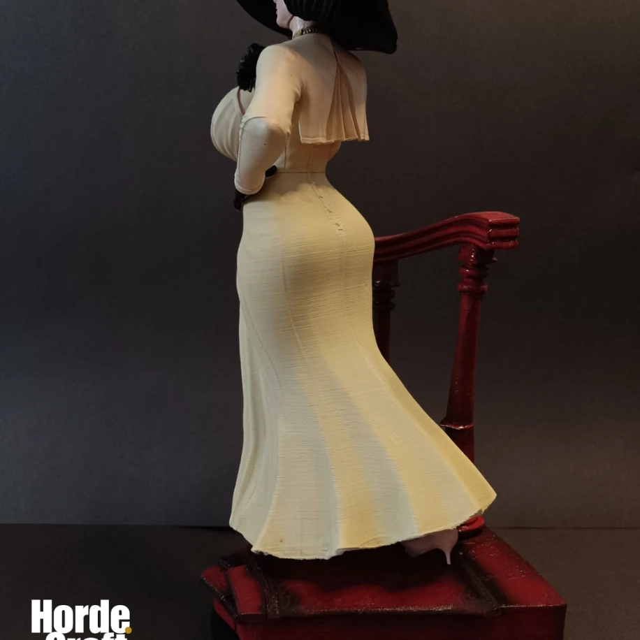 Lady Dimitrescu - Resident Evil figürü