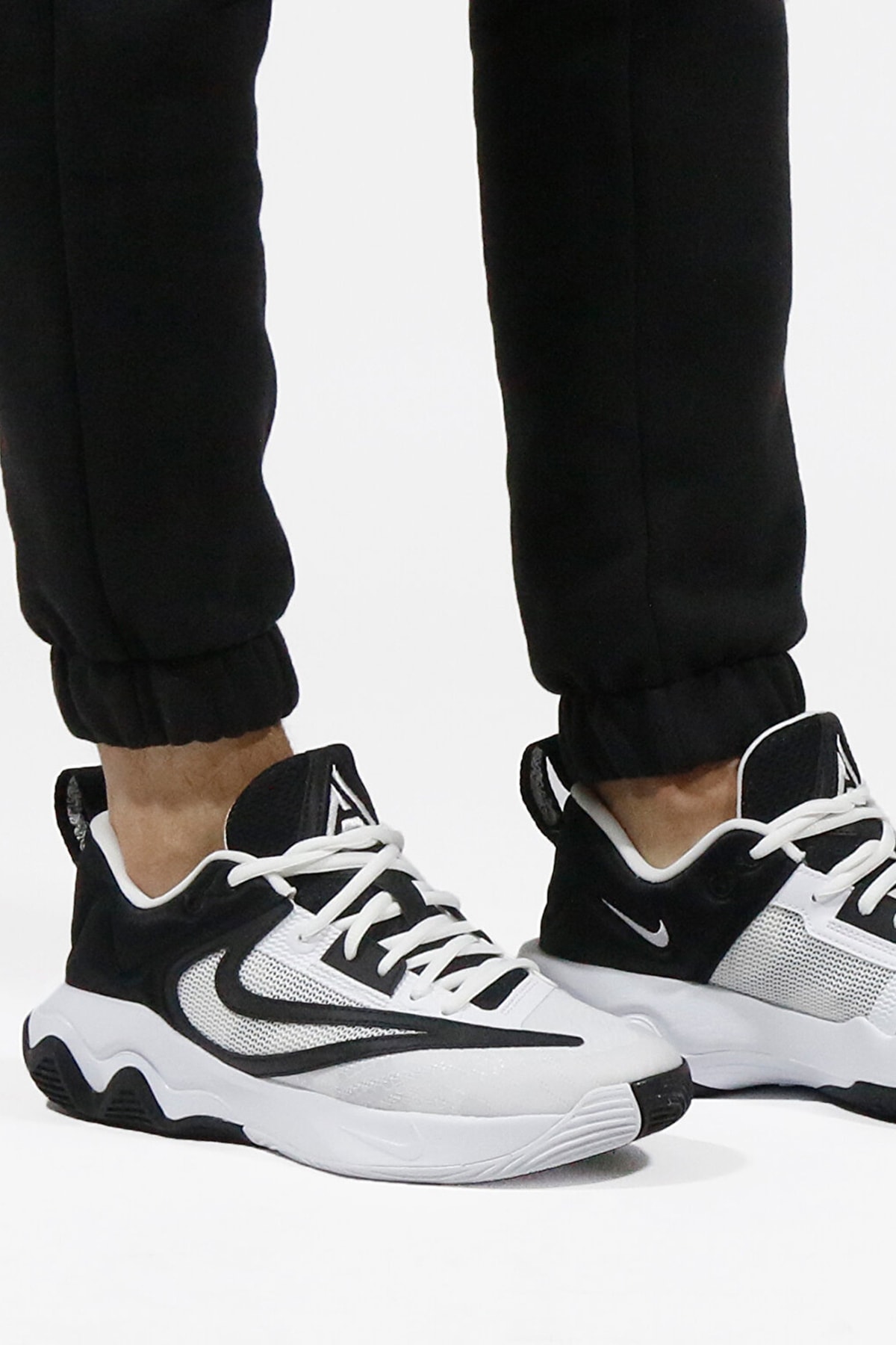 Nike Giannis Immortality 3 Erkek Basketbol Ayakkabısı DZ7533-100