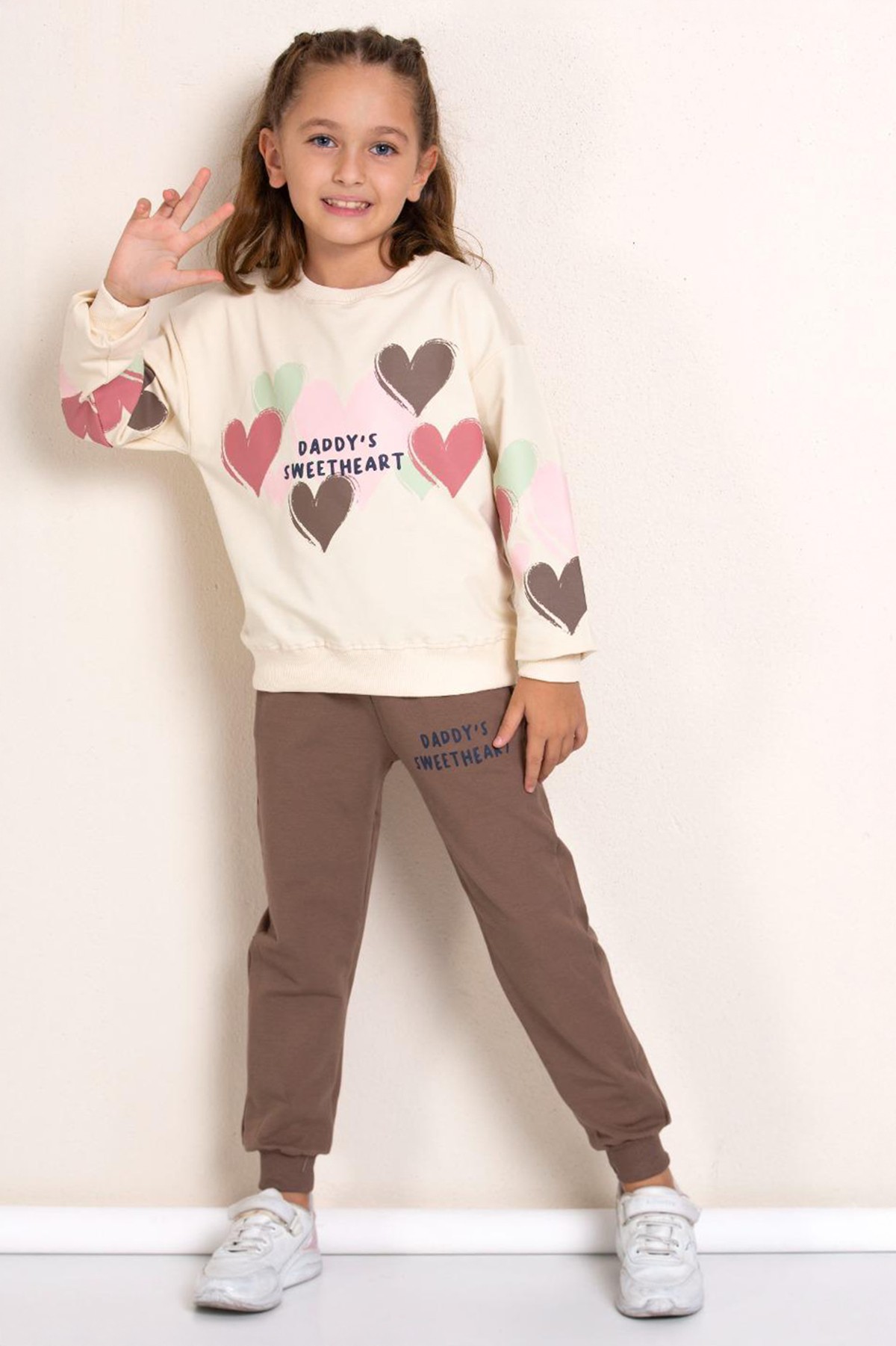 Kız Çocuk Kalp Desenli Uzun Kollu Sweatshirt Eşofman Altı Takım - KAHVERENGİ