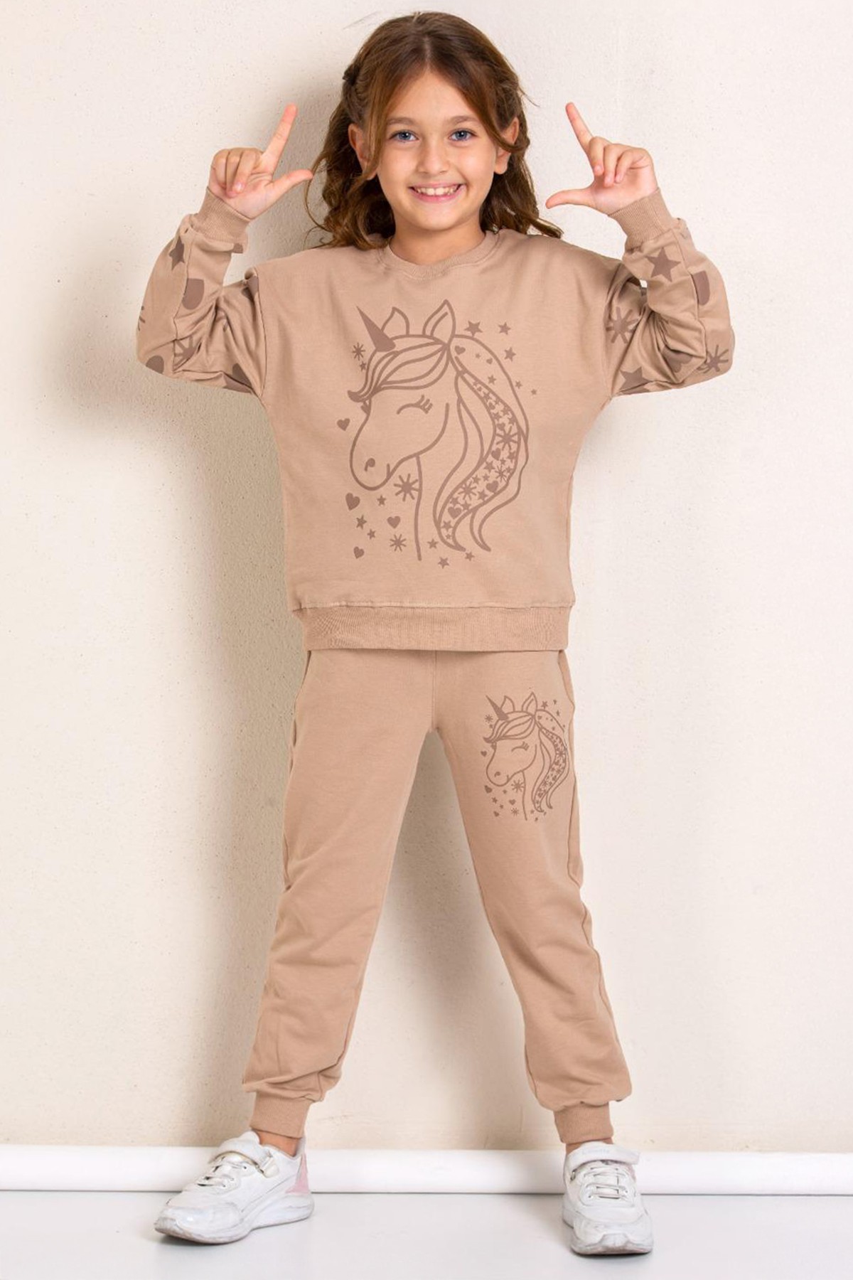 Kız Çocuk Kalp Desenli Baskılı Sweatshirt ve Eşofman Takımı - LATTE