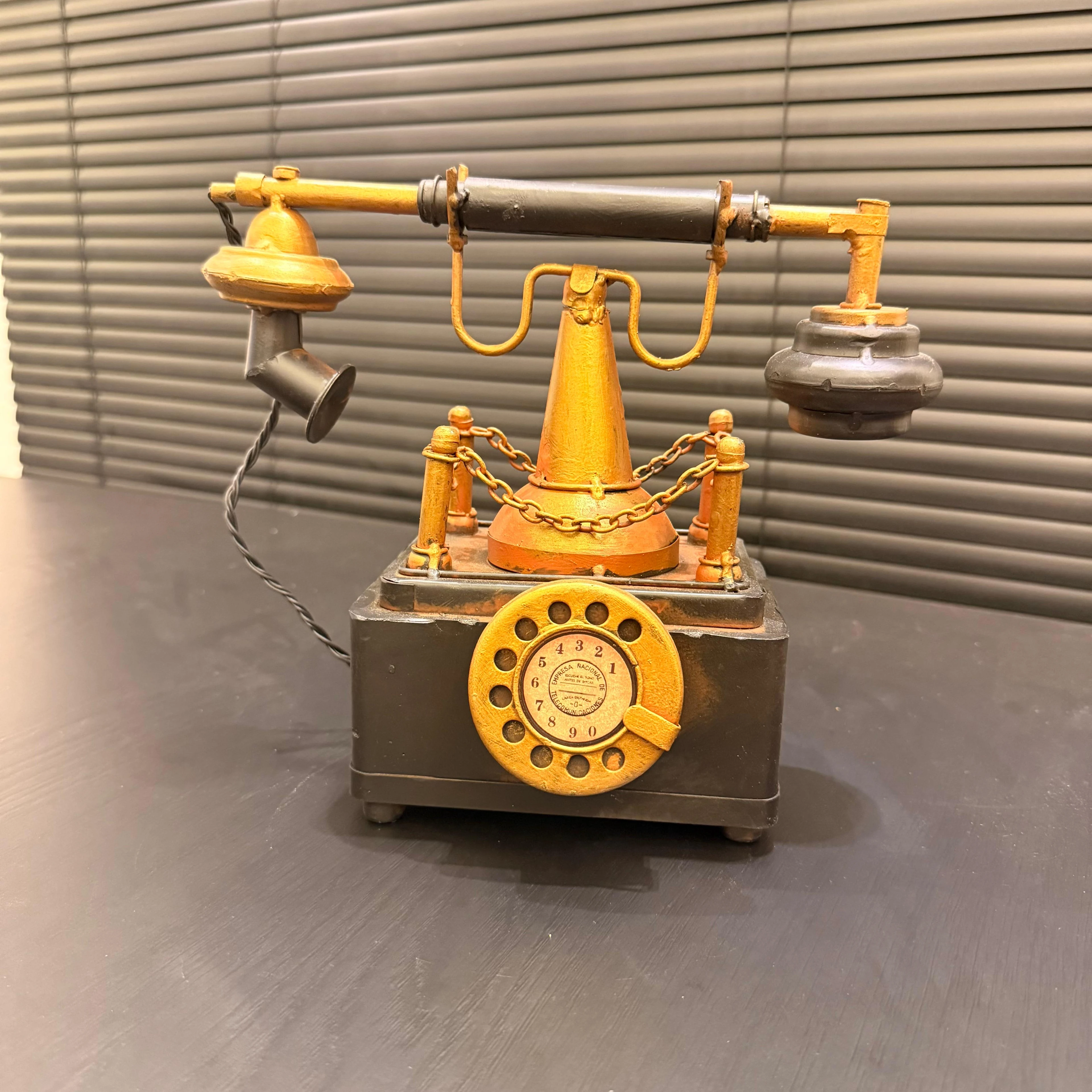 Dekoratif Nostaljik Görünümlü Metal Telefon (Kumbara) (28 cm)