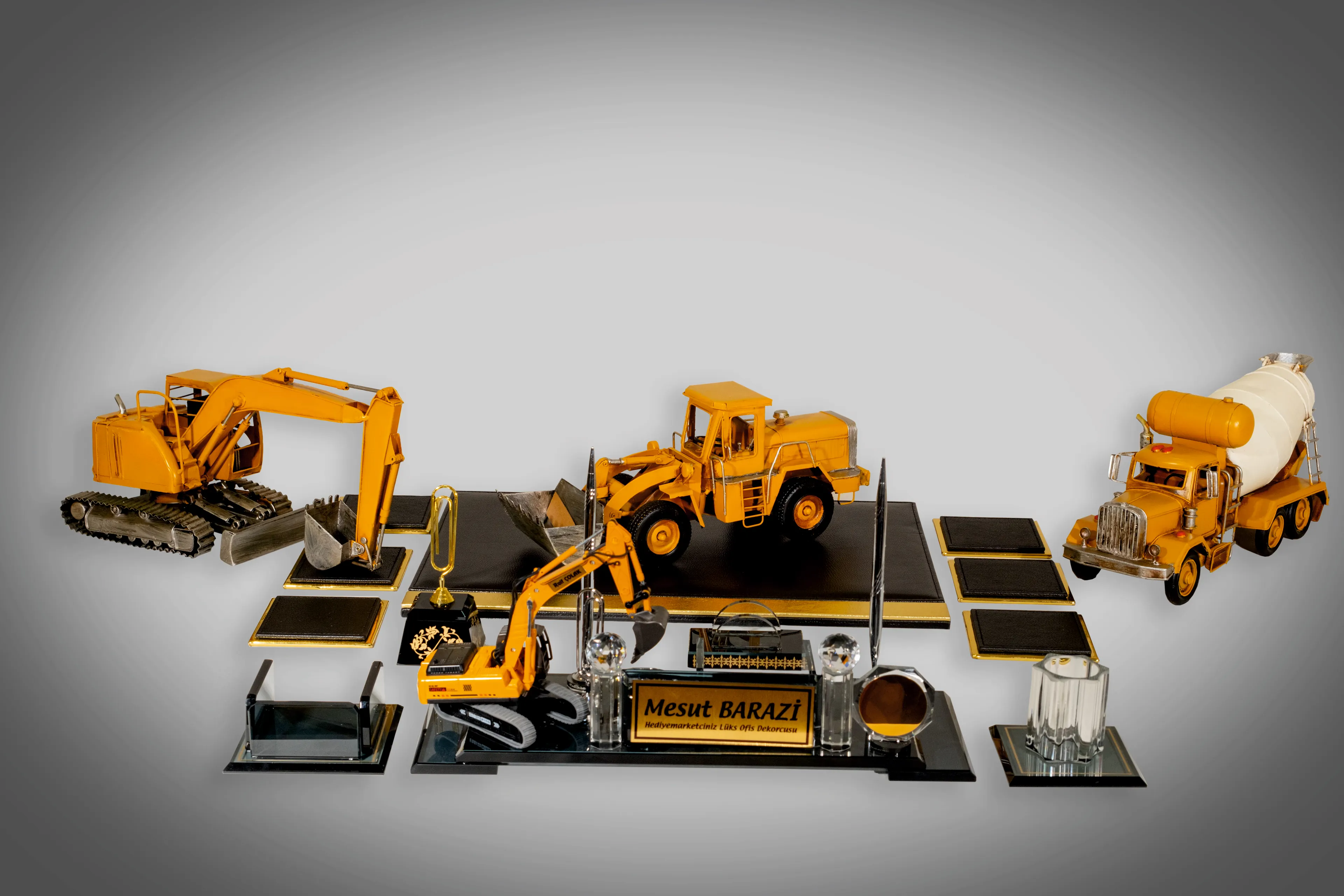 15 Parça Kristal Masa Seti - İş Makineli 