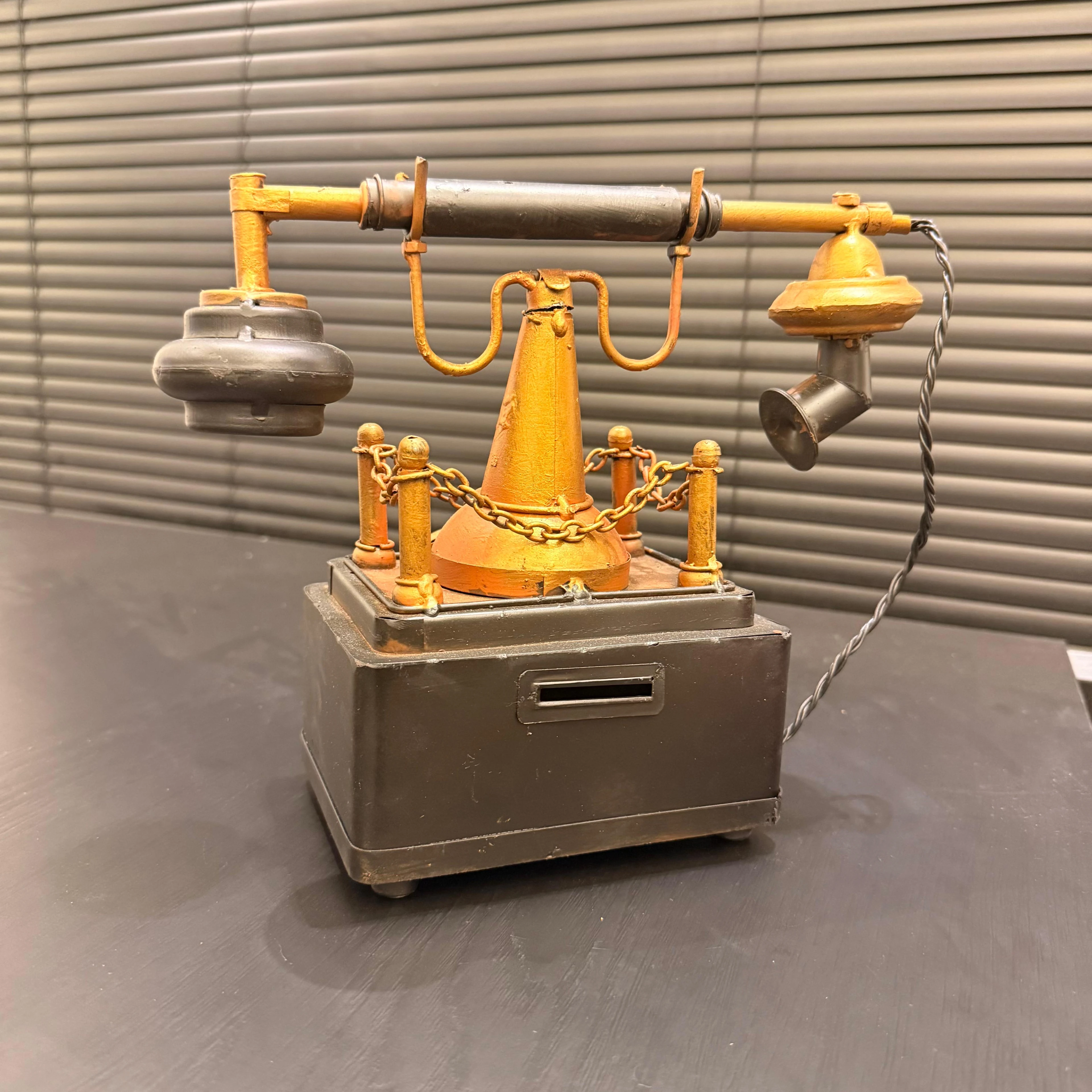 Dekoratif Nostaljik Görünümlü Metal Telefon (Kumbara) (28 cm)