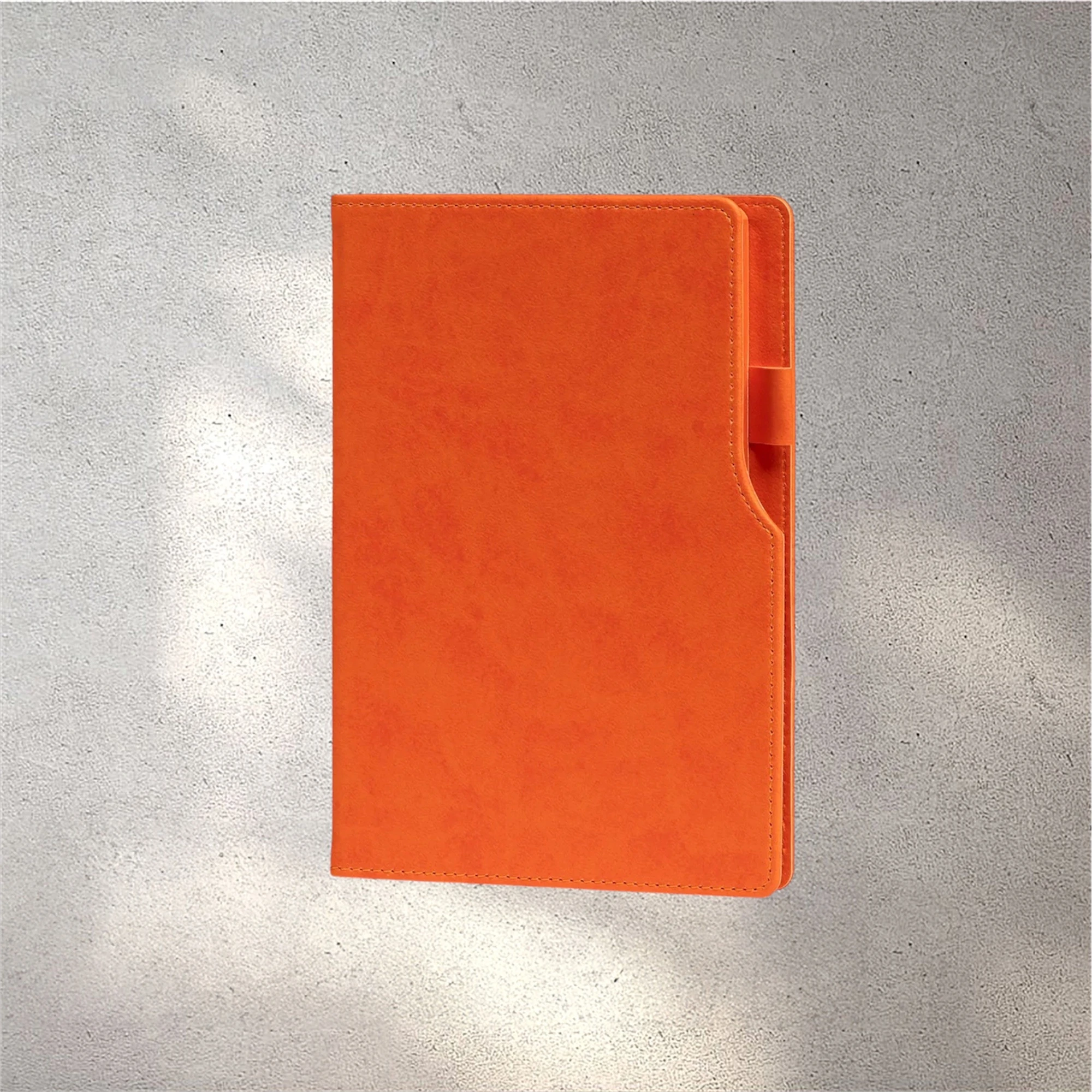 14,5 x 21 cm Termo Deri PU Sert Kapaklı Tarihsiz Defter, 224 Sayfa, 80 gr Ivory Krem Çizgili İç Kağıt, Kenar Boyalı, Kalem Tutuculu