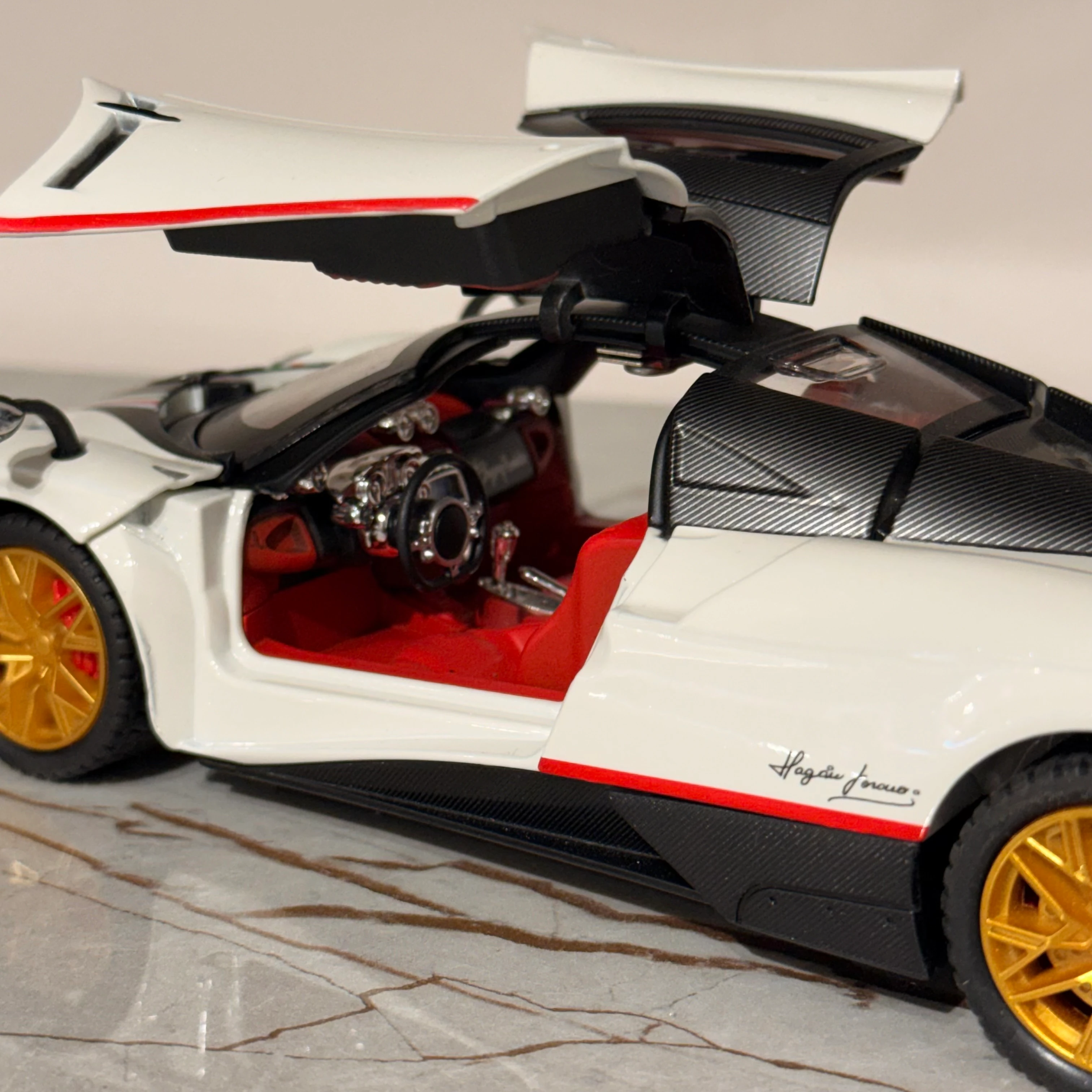 Pagani Huayra Diecast 1/24 Ölçek