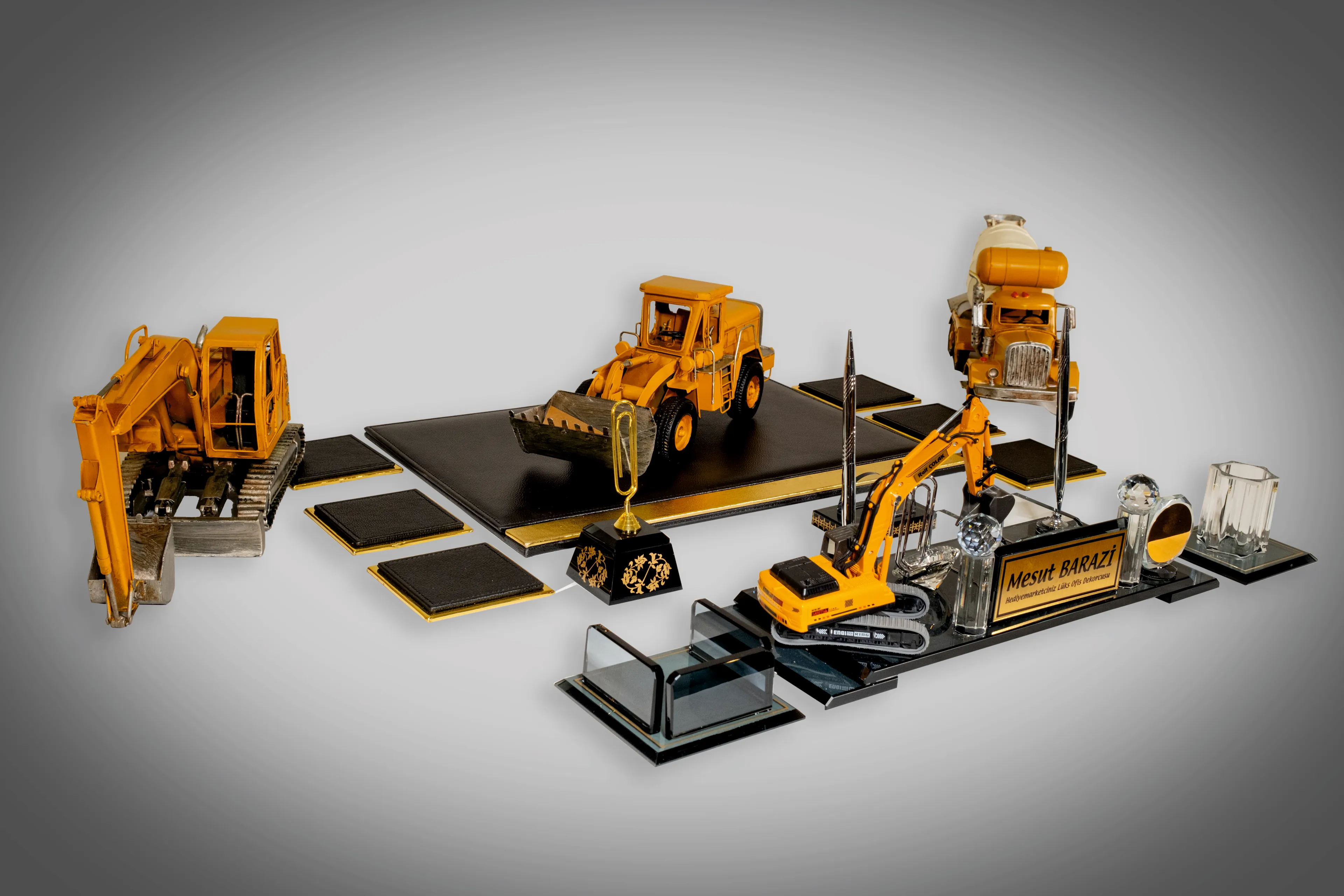 15 Parça Kristal Masa Seti - İş Makineli 