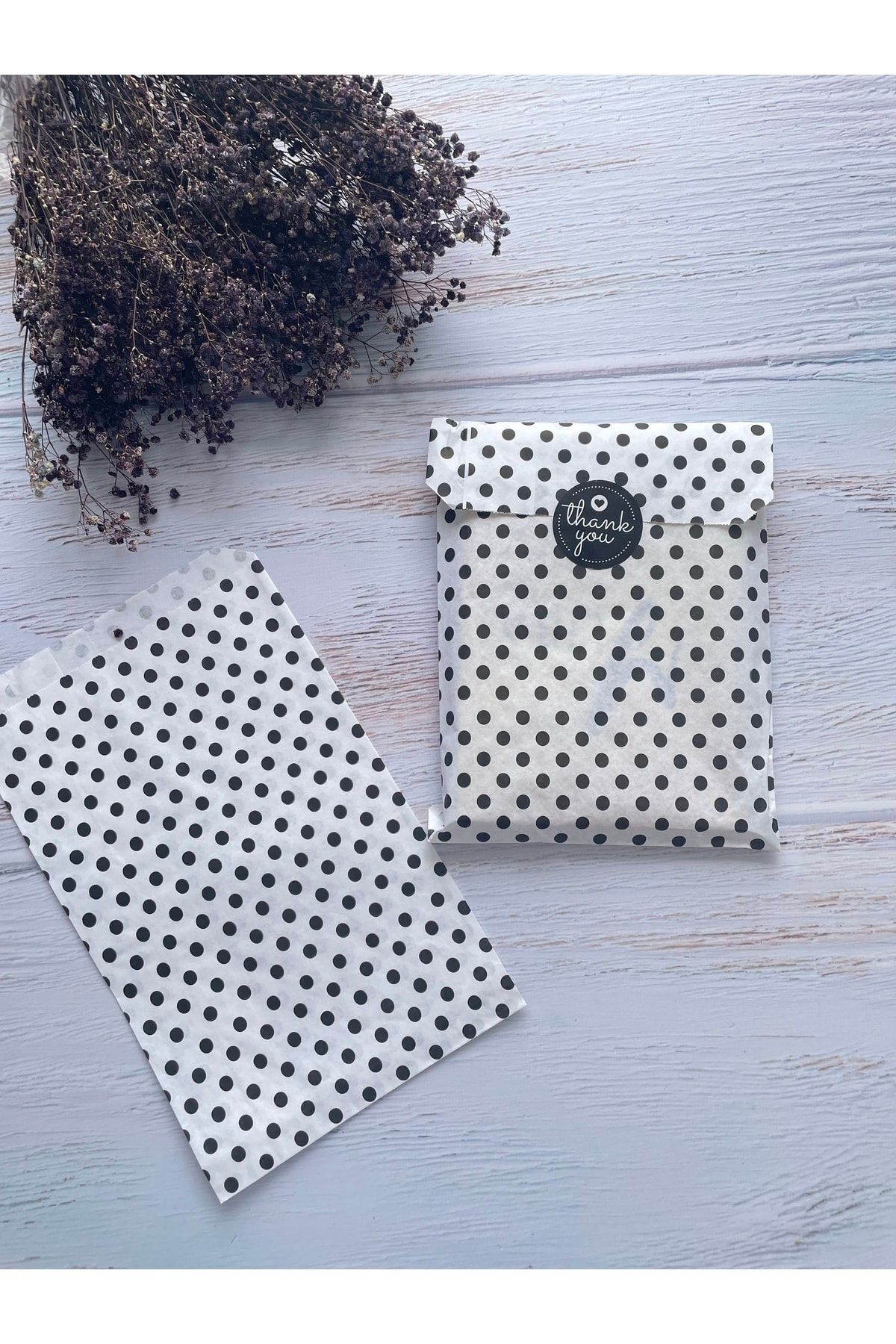 Siyah Puantiyeli Beyaz Zarf Paket - Hediye Paketi - 11x20 cm. 20 Adet