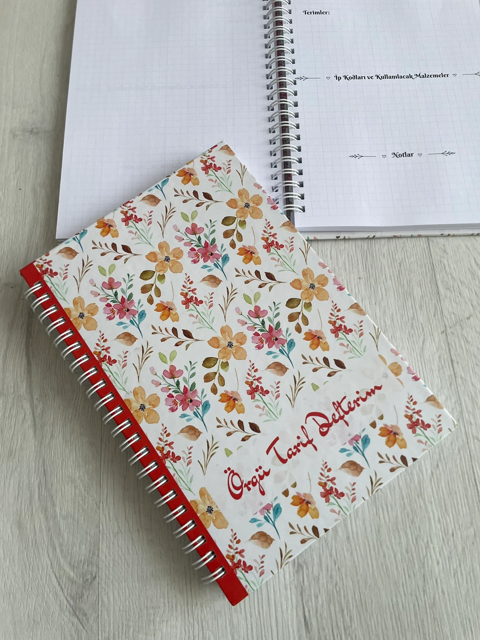 Turuncu Çiçek Örgü Tarif Defteri