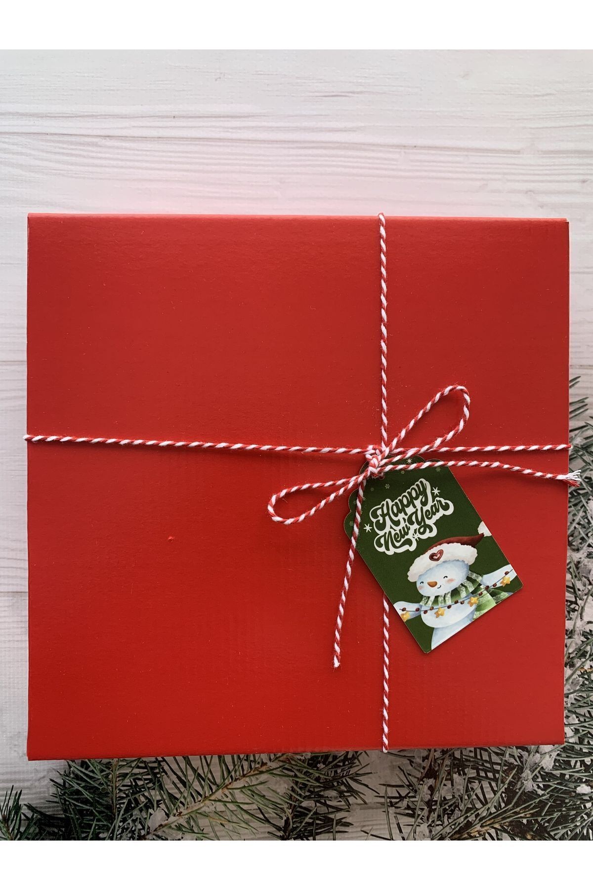 Happy New Year - Yılbaşı Temalı Kalın Kabartmalı Delikli Kart 700 gr. 25 Adet