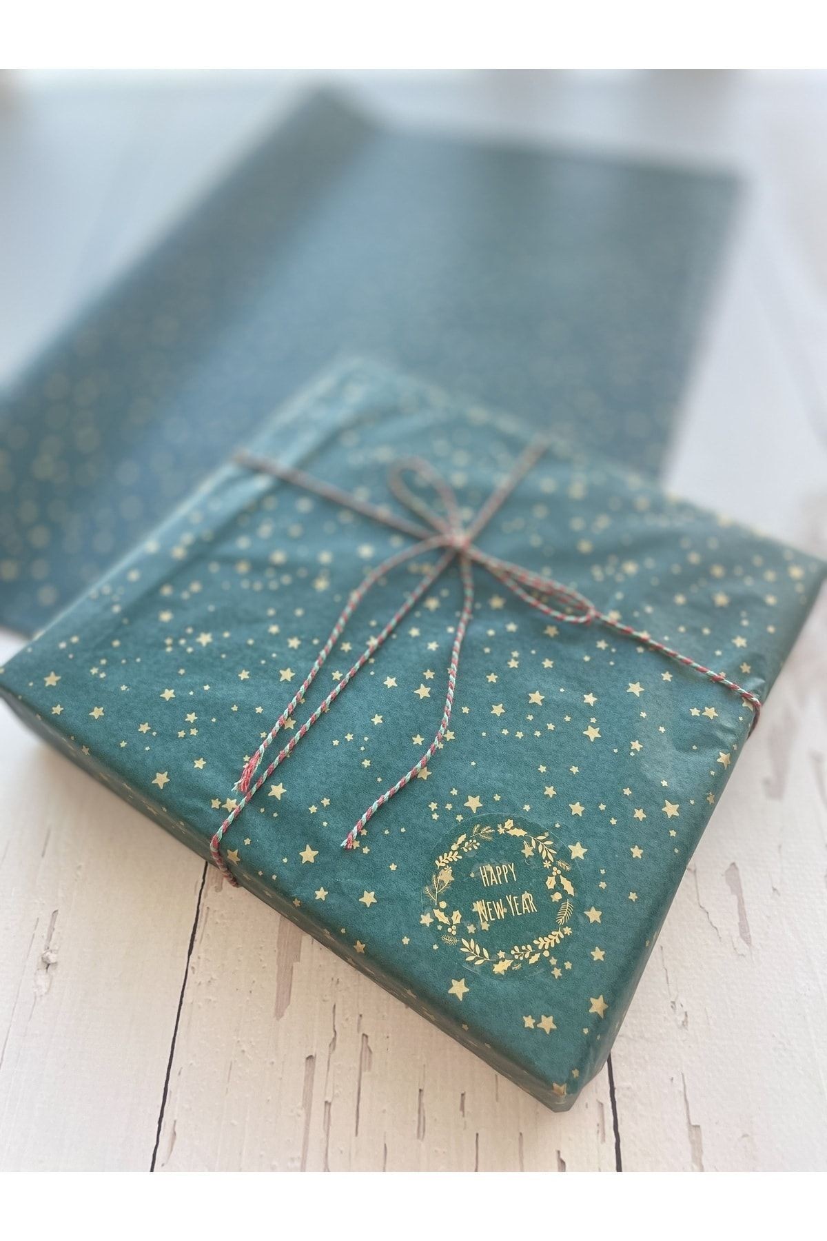 Koyu Yeşil Fonlu Gold Yıldız Desenli Pelur Kağıdı / Paketleme Kağıdı - 20 Adet -50 Adet - 100  Adet - 500 Adet -1000 Adet