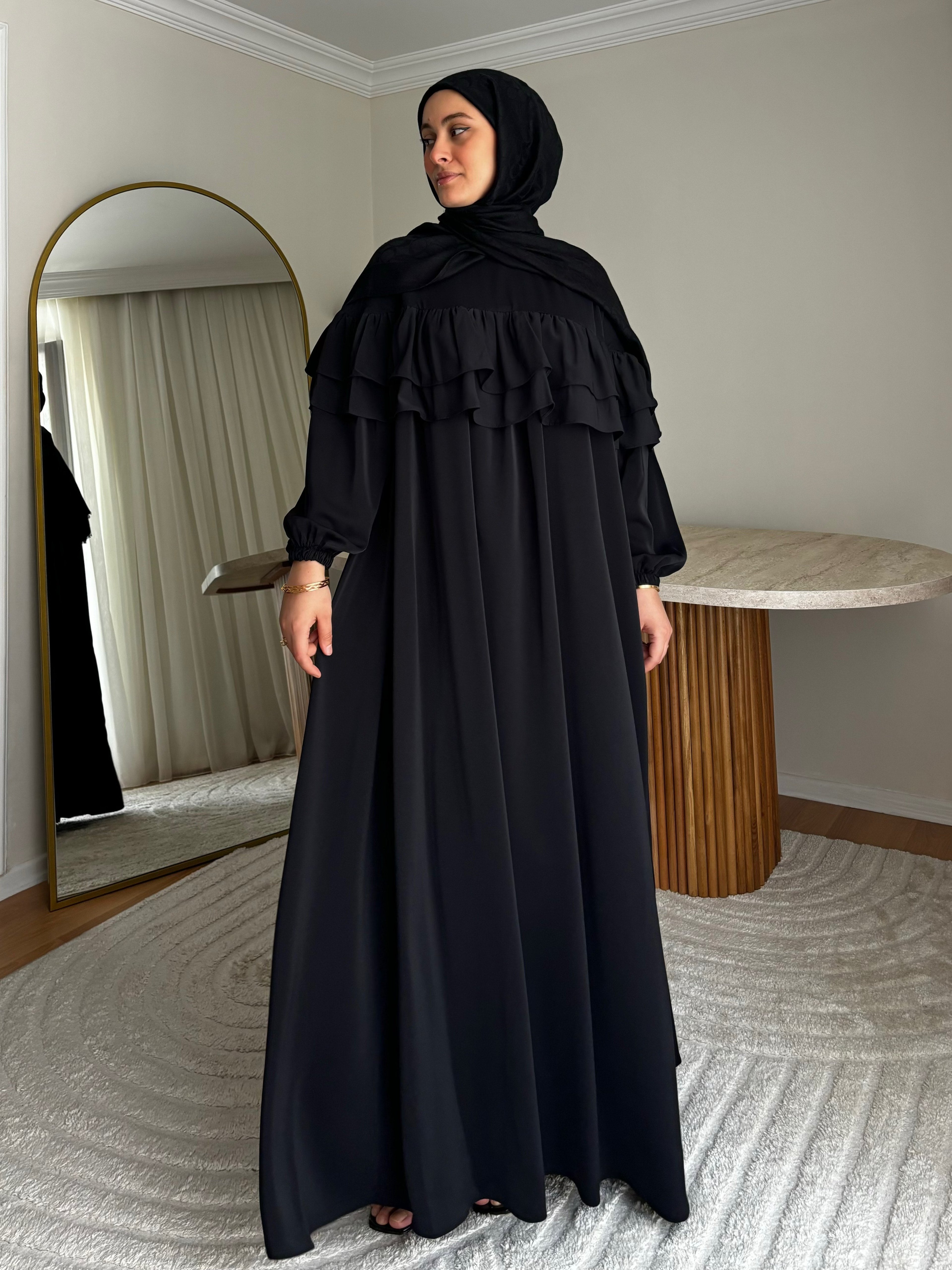 Leyla Dubai İpeği Fırfır Elbise Siyah