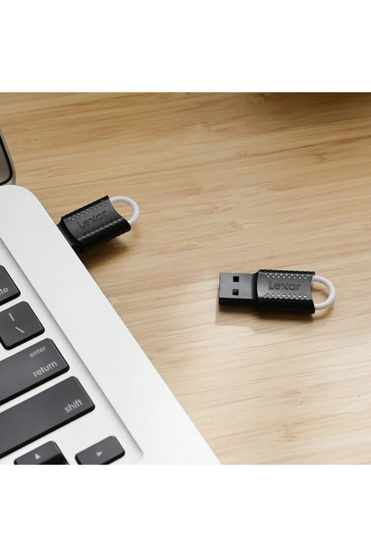 Lexar USB Flash Bellek V40