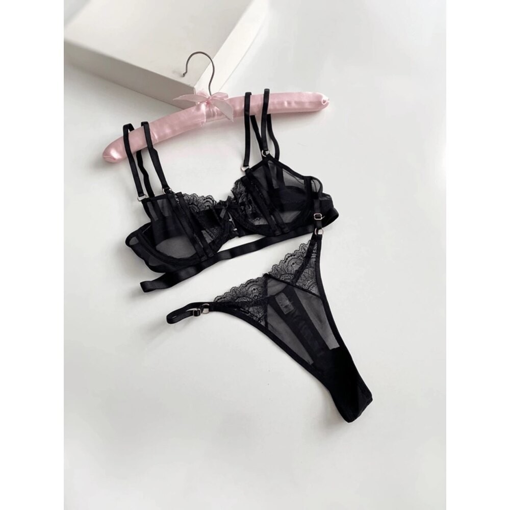 Karanlık Cazibe – Siyah Transparan Dantel Set