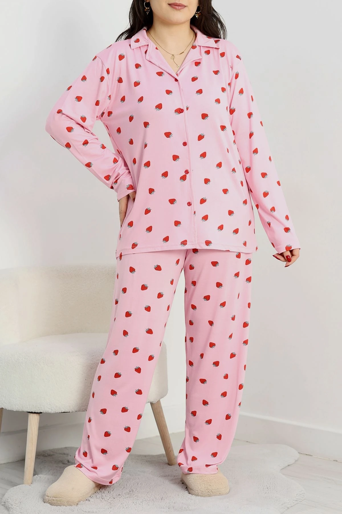 Çilek Desenli Kadın Pijama Takımı 