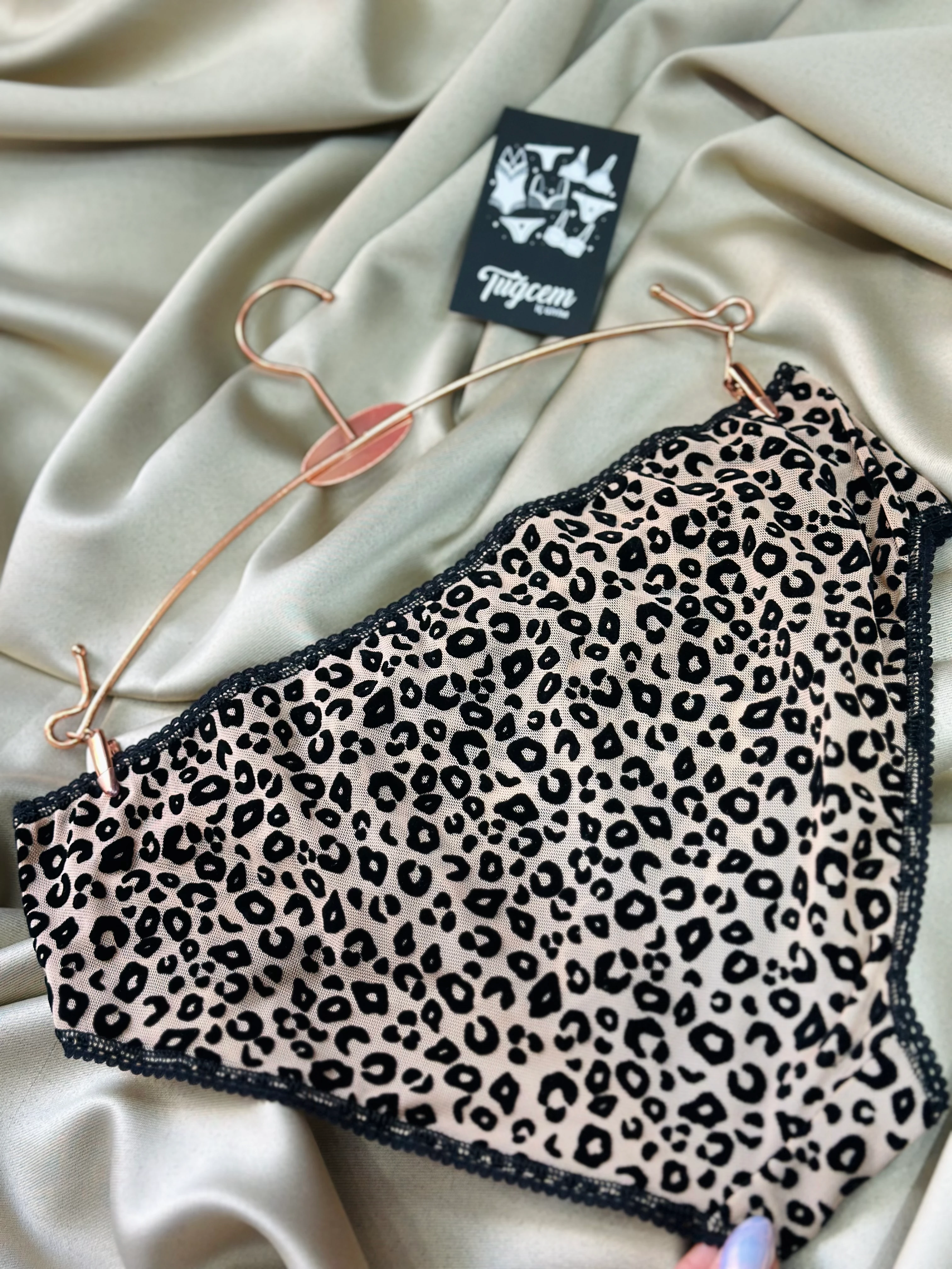 Savage Kiss – Leopar Külot