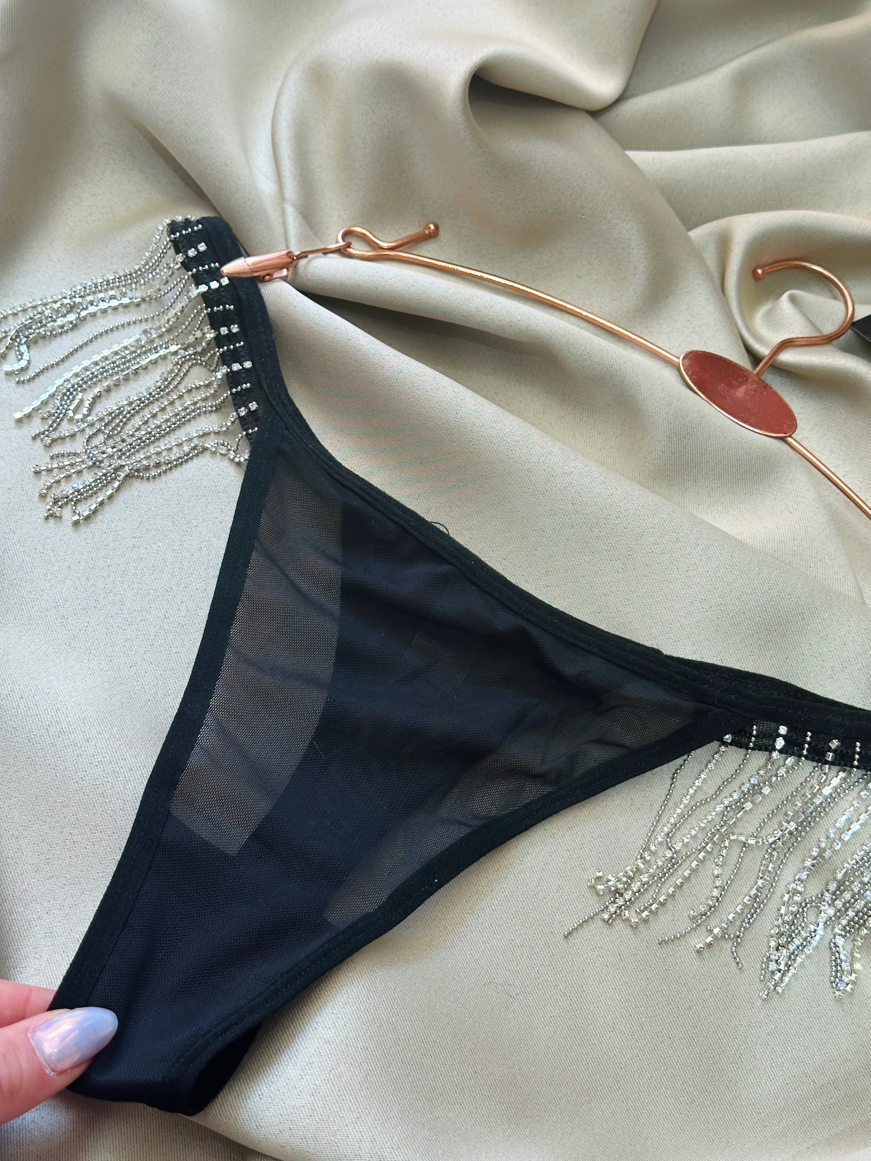 Crystal Tease – Taş Püsküllü Transparan Tanga