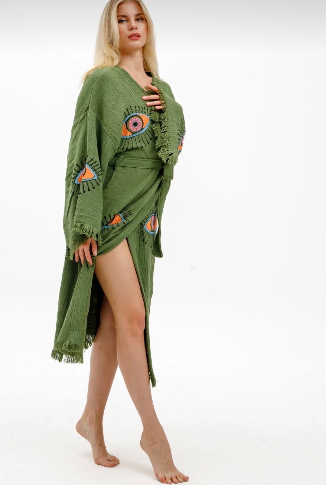 Mystic Gaze – Nakışlı Kimono