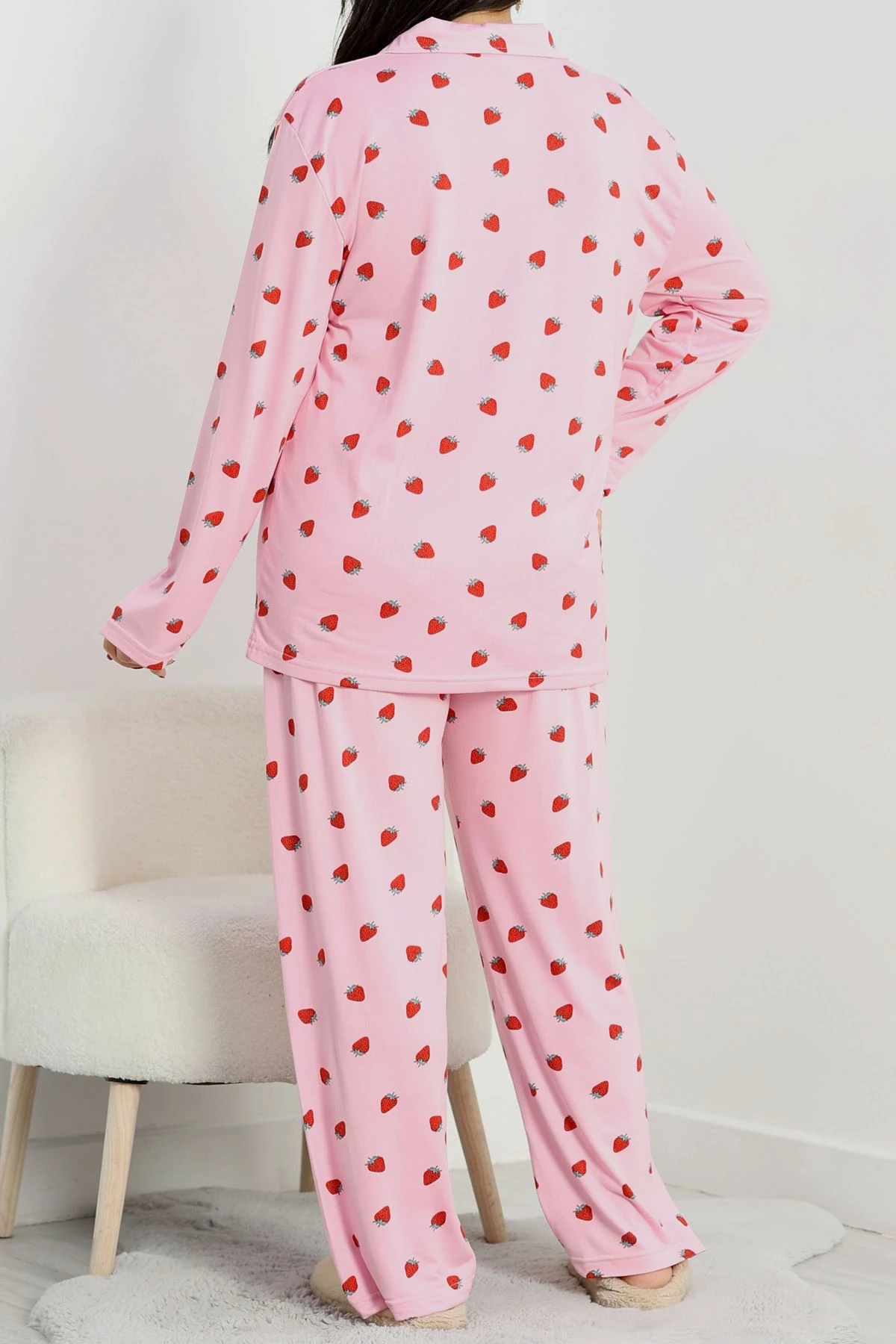 Çilek Desenli Kadın Pijama Takımı 