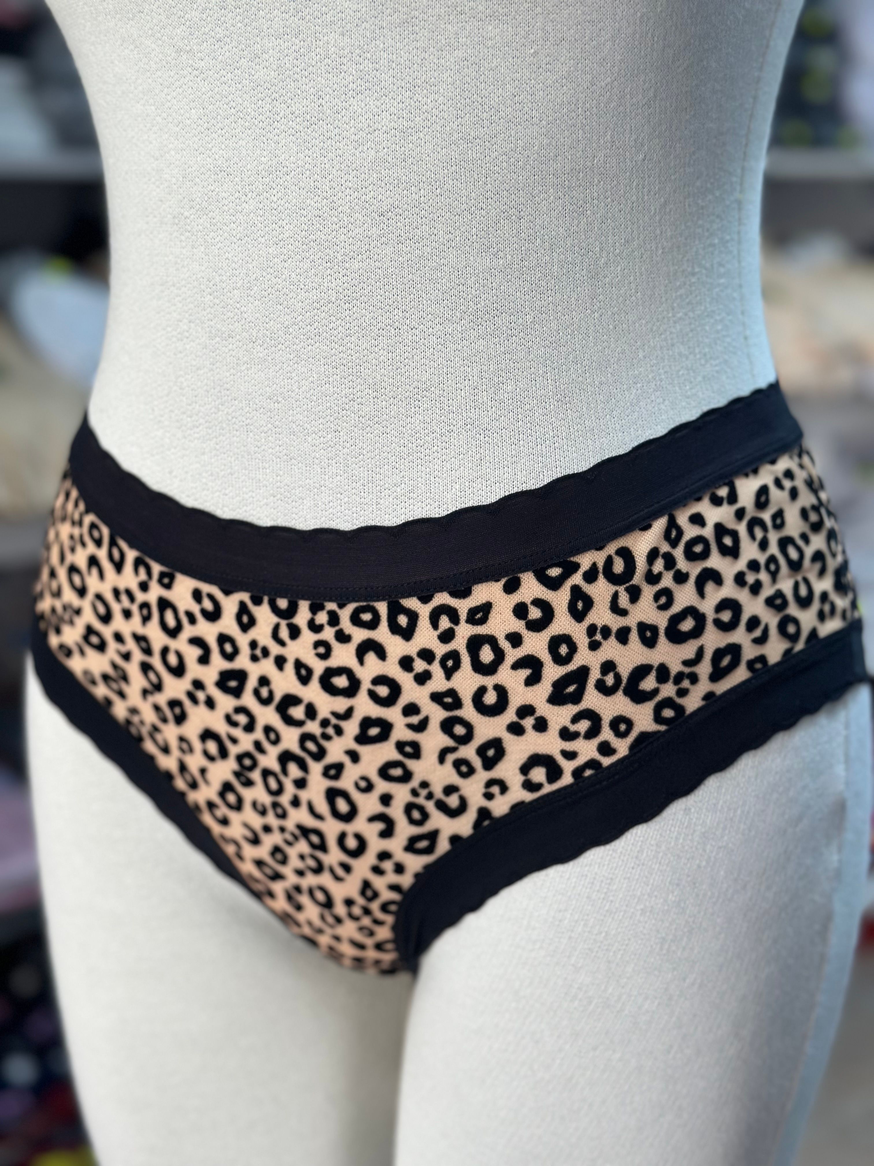 Wild Whisper – Leopar Desenli Yüksek Bel Külot