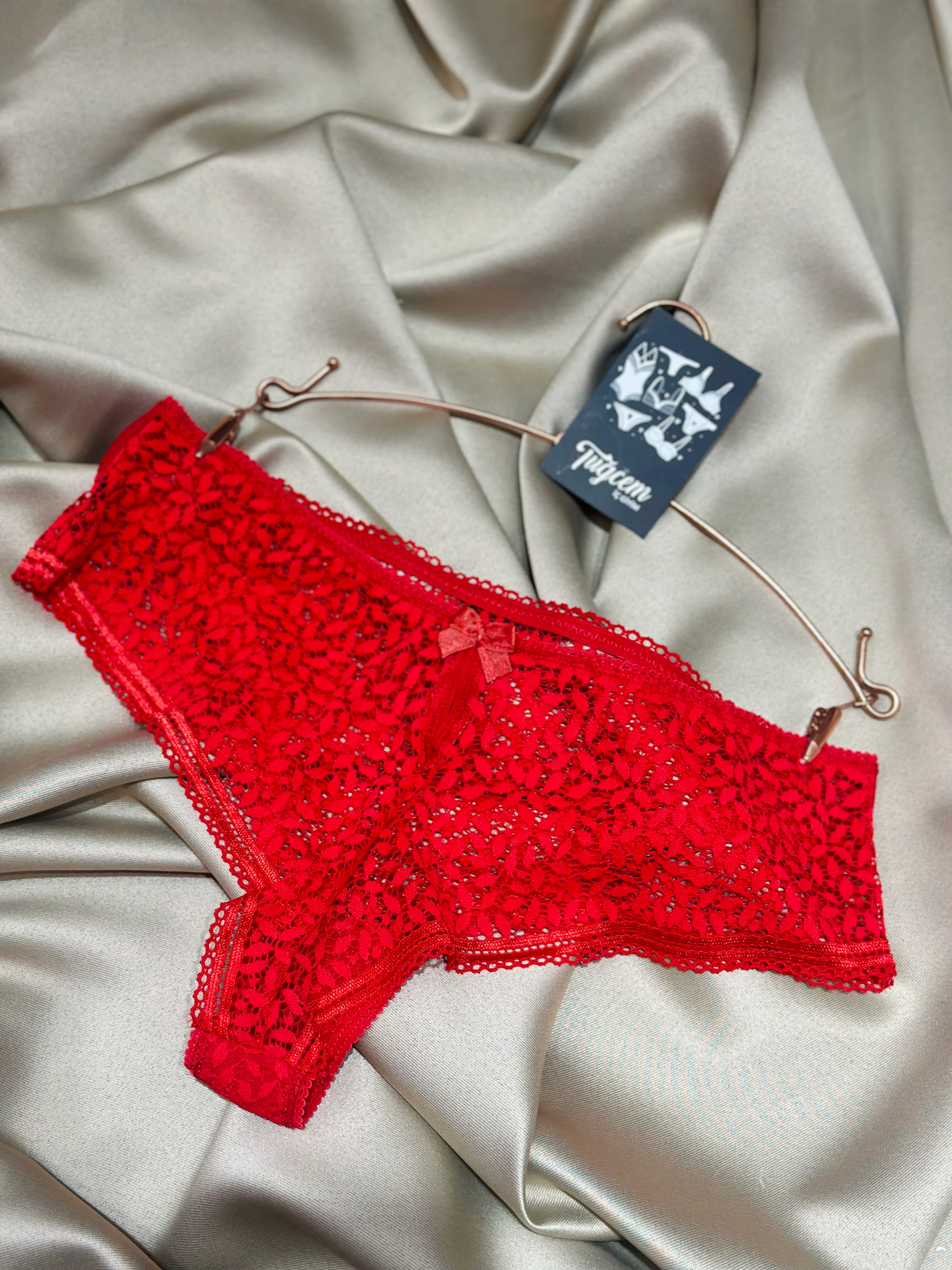 Alev Kırmızısı Dantel Brazilian