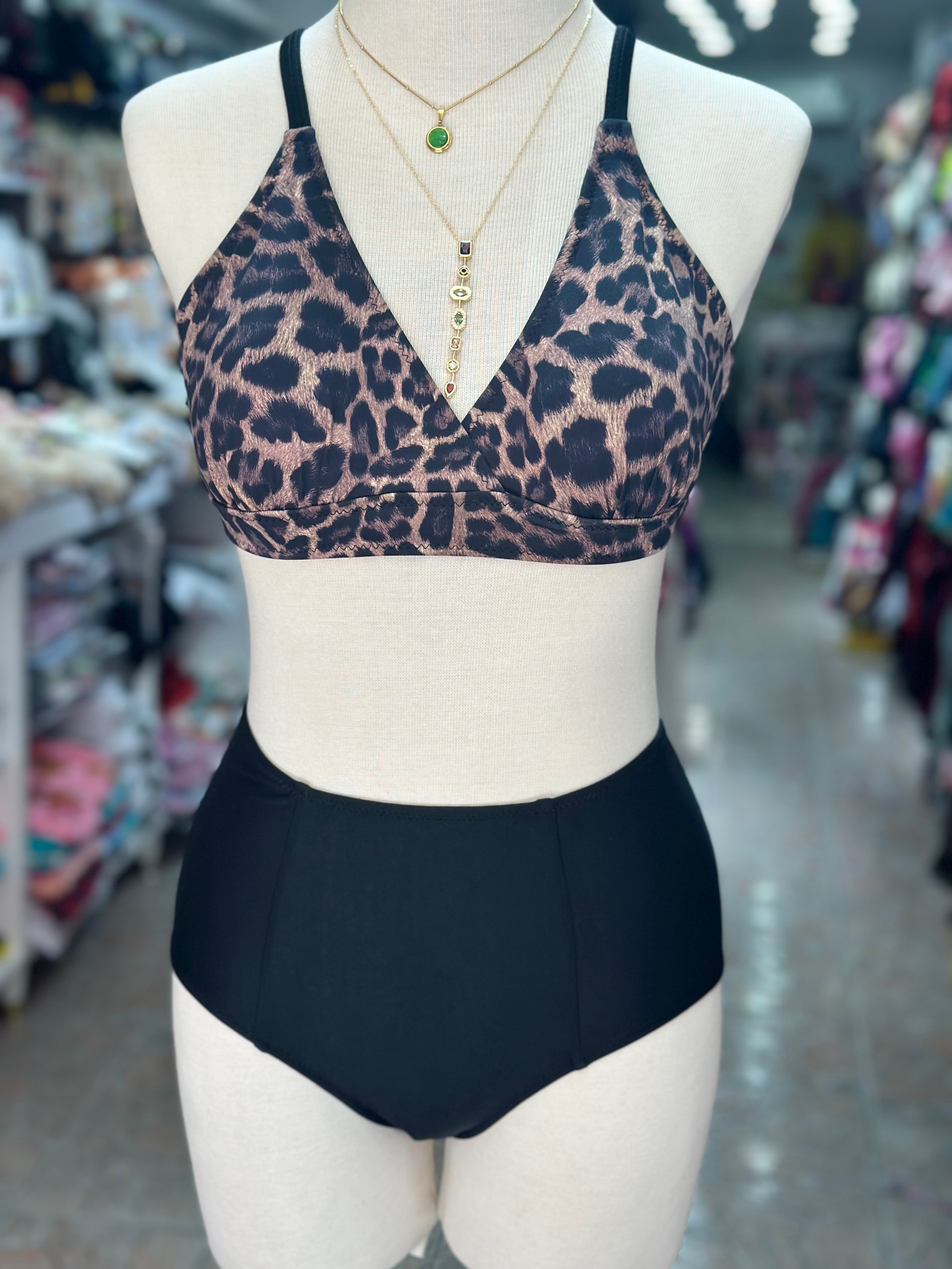 Savage Elegance – Leopar Detaylı Yüksek Bel Bikini Takımı
