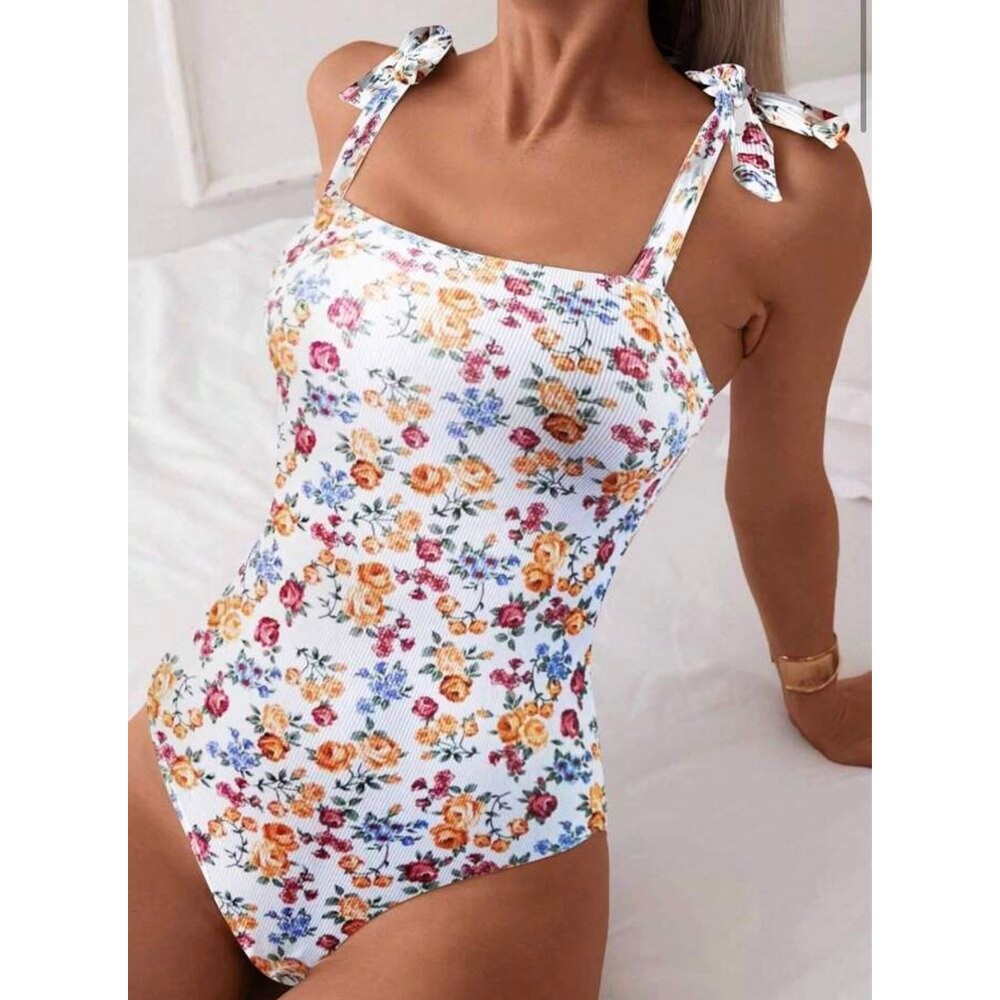 Floral Whisper – Çiçek Desenli Omuz Bağlı Tek Parça Mayo