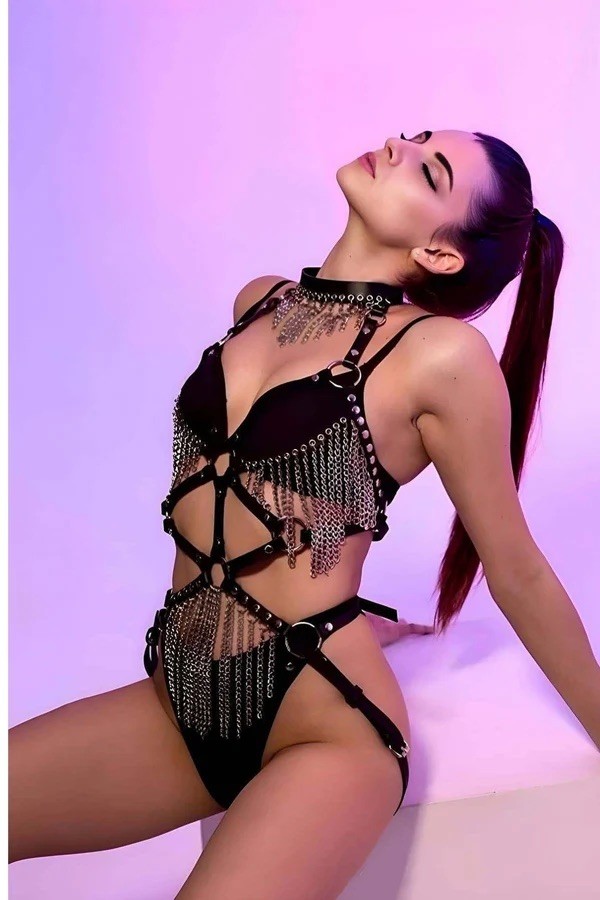 Diamond Vice – Zincir Püsküllü Deri Bodysuit 