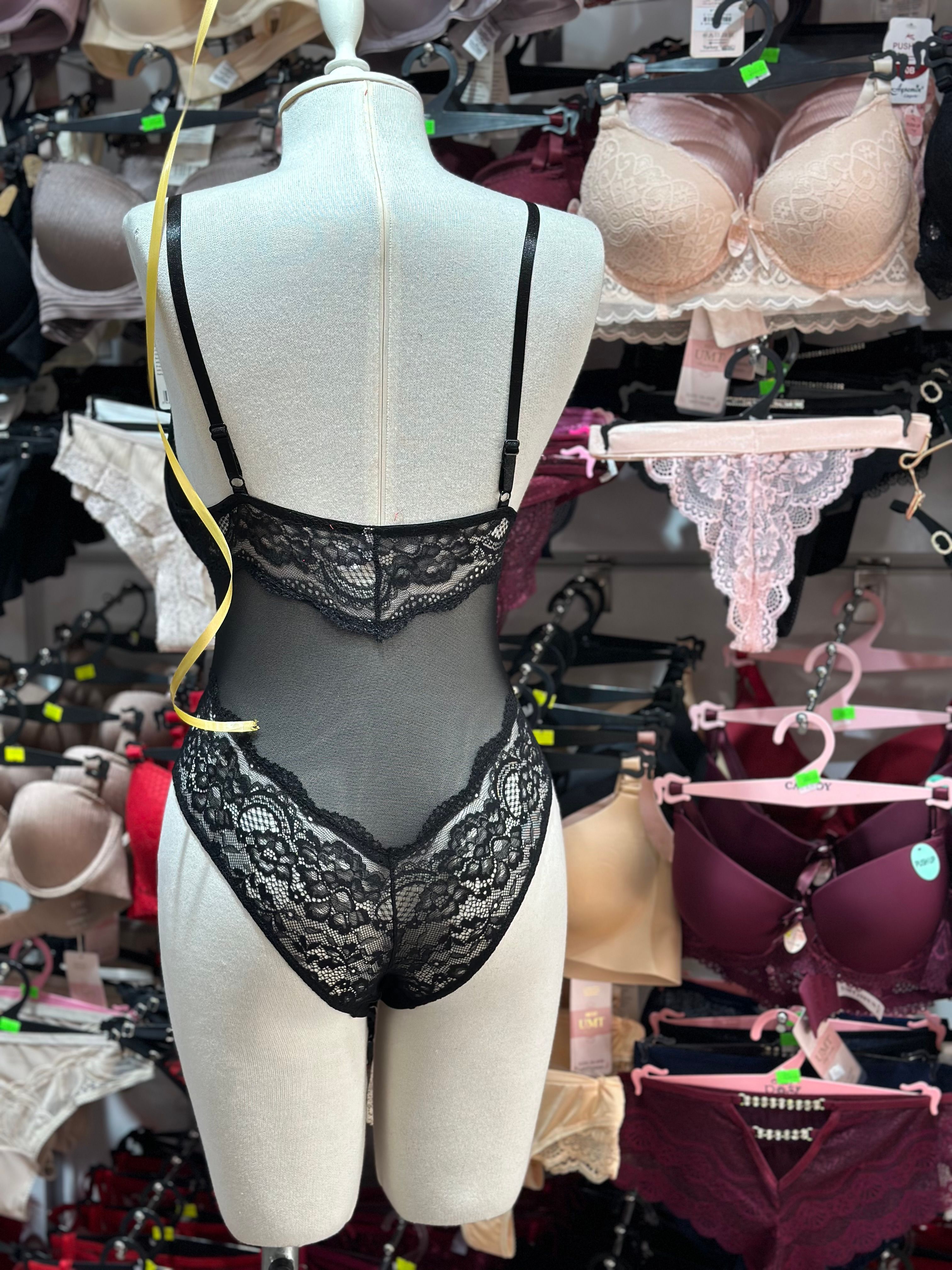 NOIRELLA – Siyah Dantelli Transparan Body - Destekli