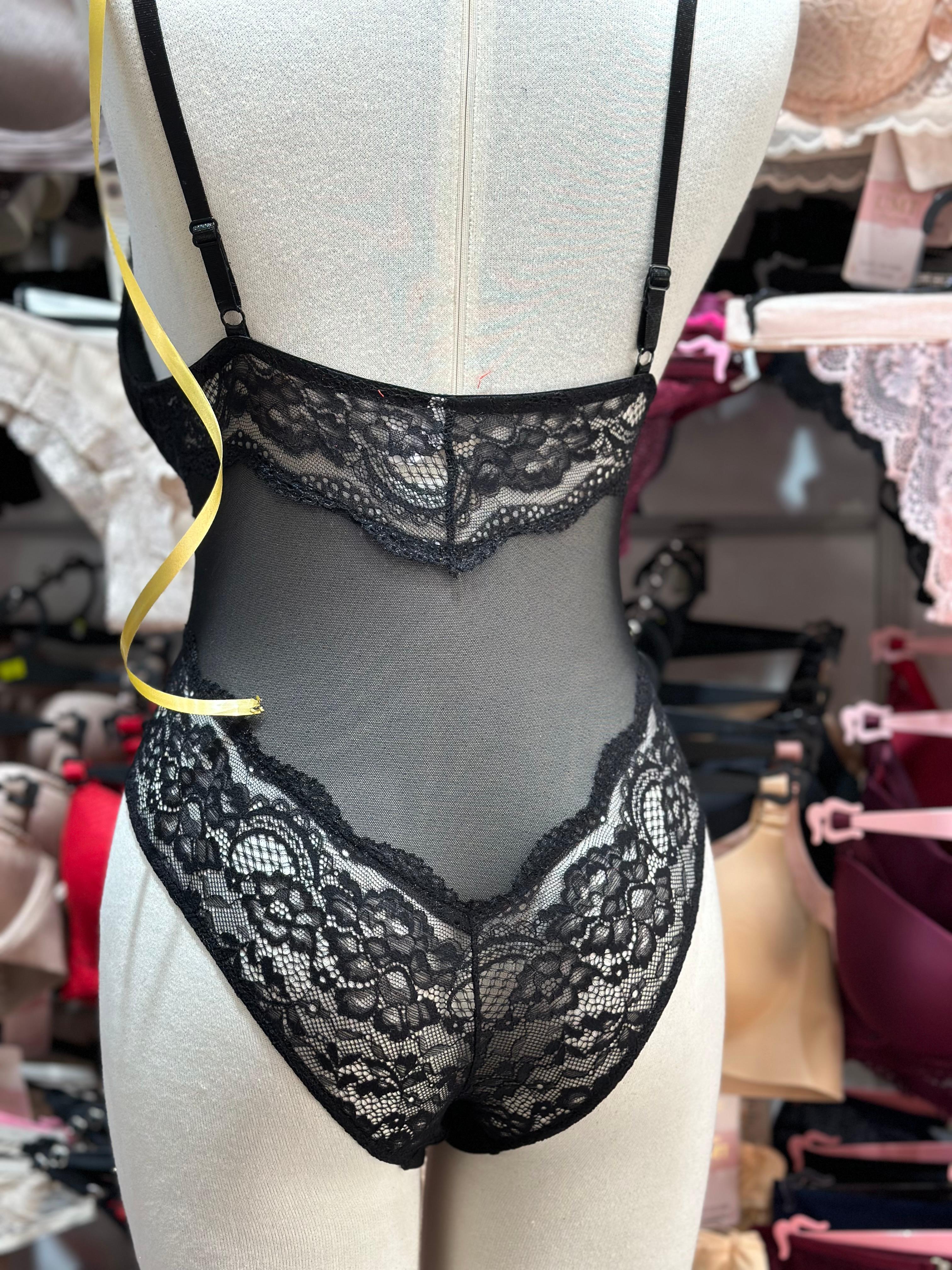 NOIRELLA – Siyah Dantelli Transparan Body - Destekli