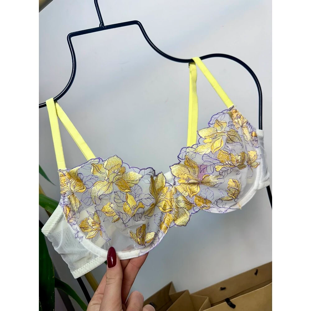 Blooming Belle – Sarı Çiçek İşlemeli Transparan Takım