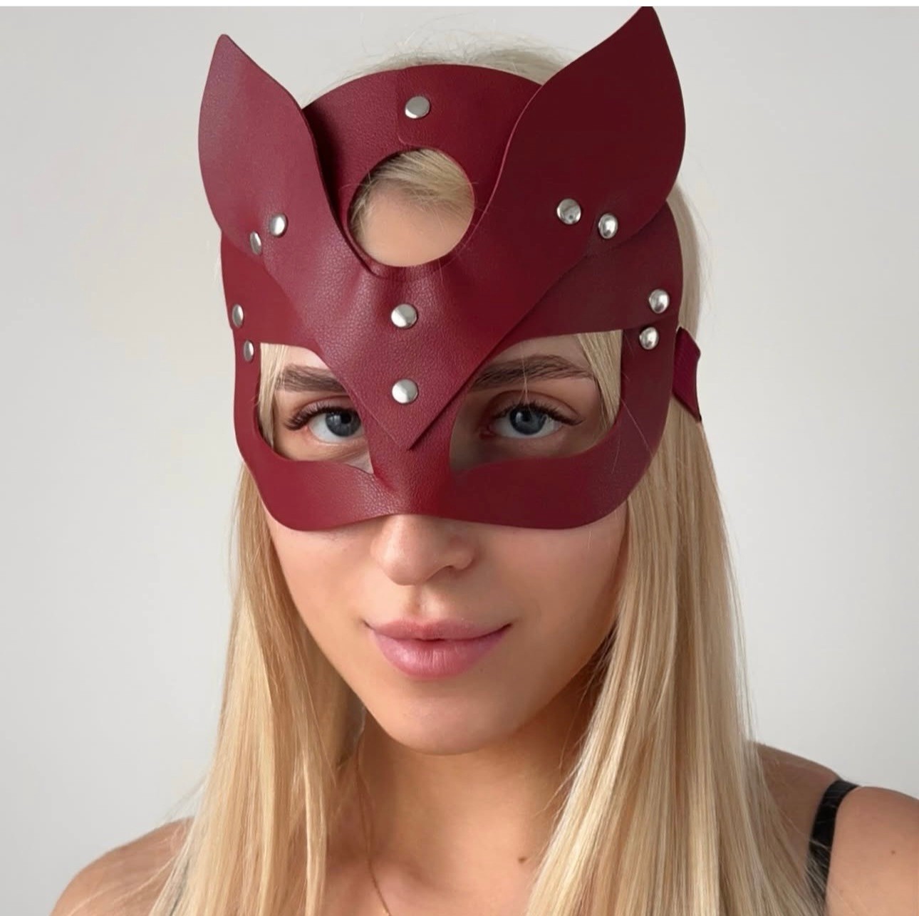 Kırmızı Fantezi Maske