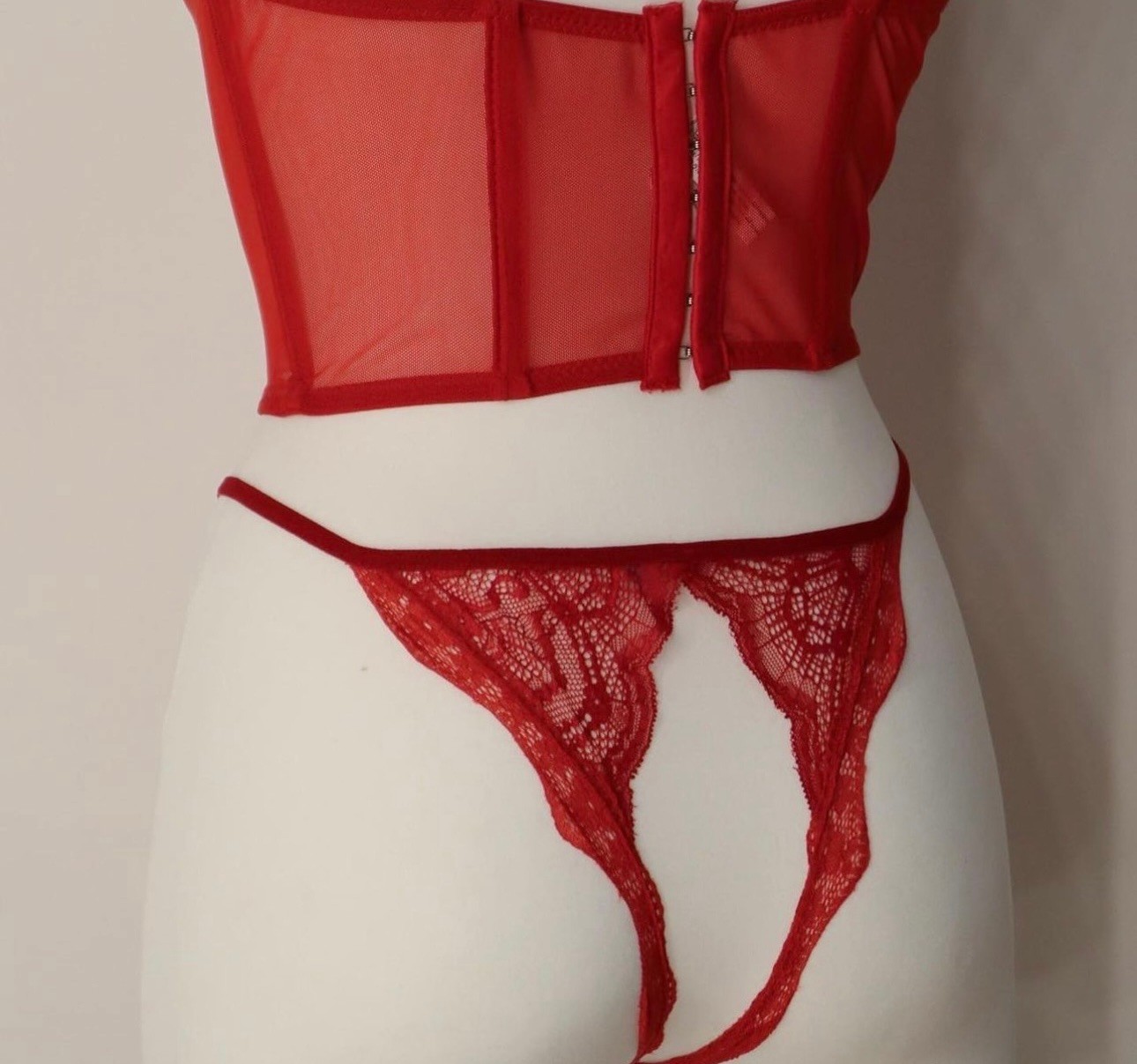 Yılbaşı Özel Kırmızı Arkası Açık Model