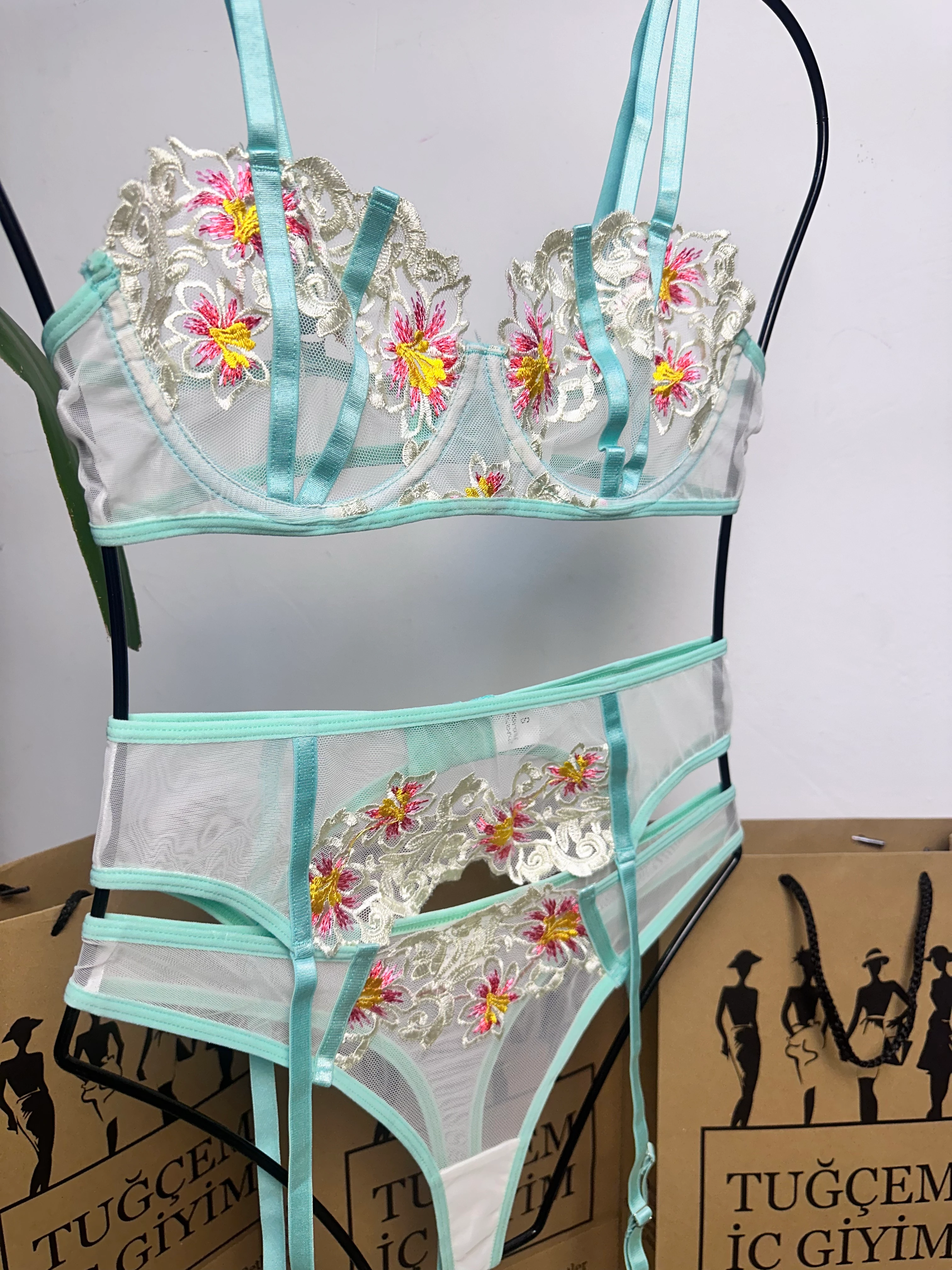 Bloom Mint – Vintage Nakışlı Jartiyer Takım