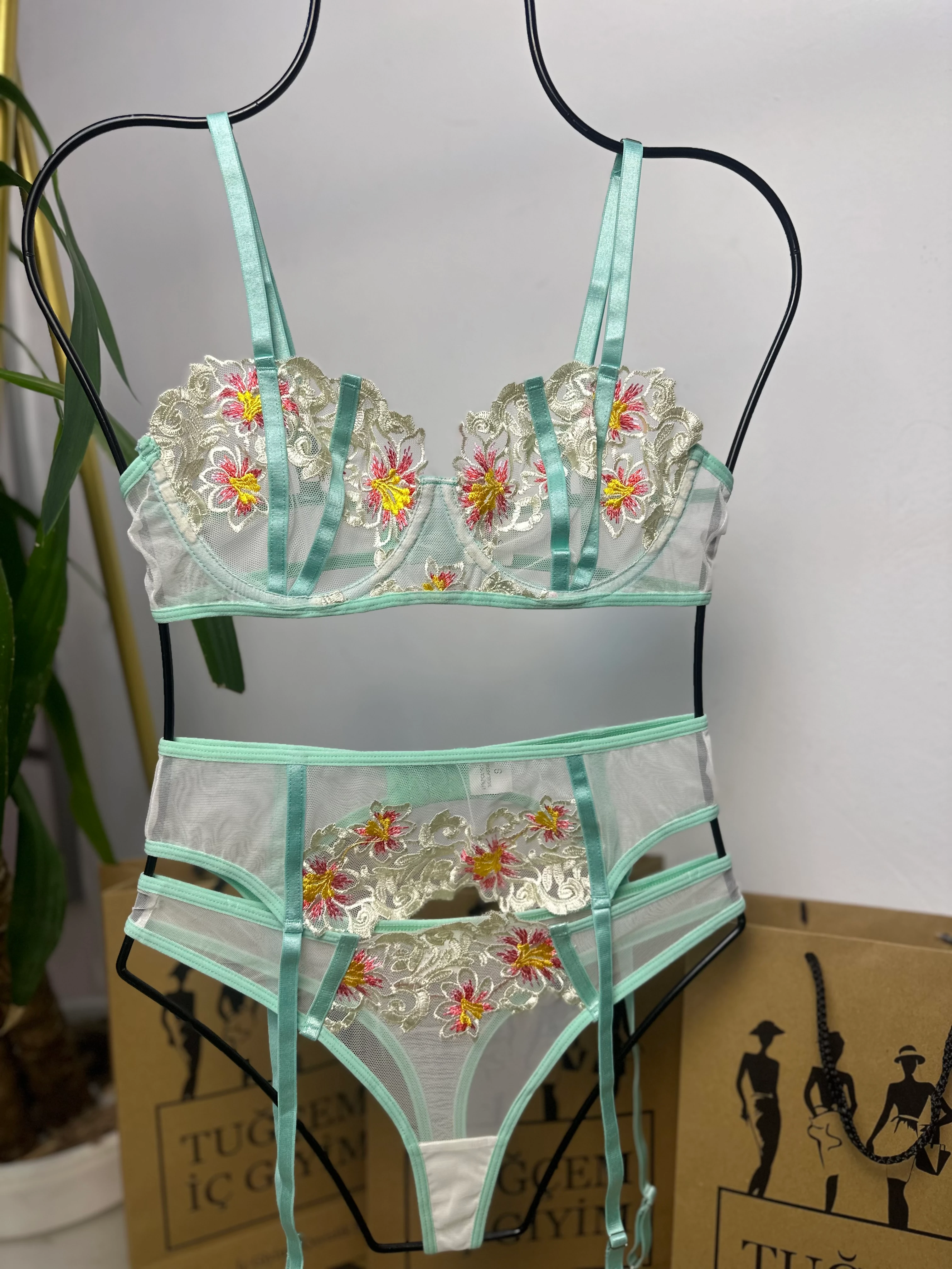 Bloom Mint – Vintage Nakışlı Jartiyer Takım