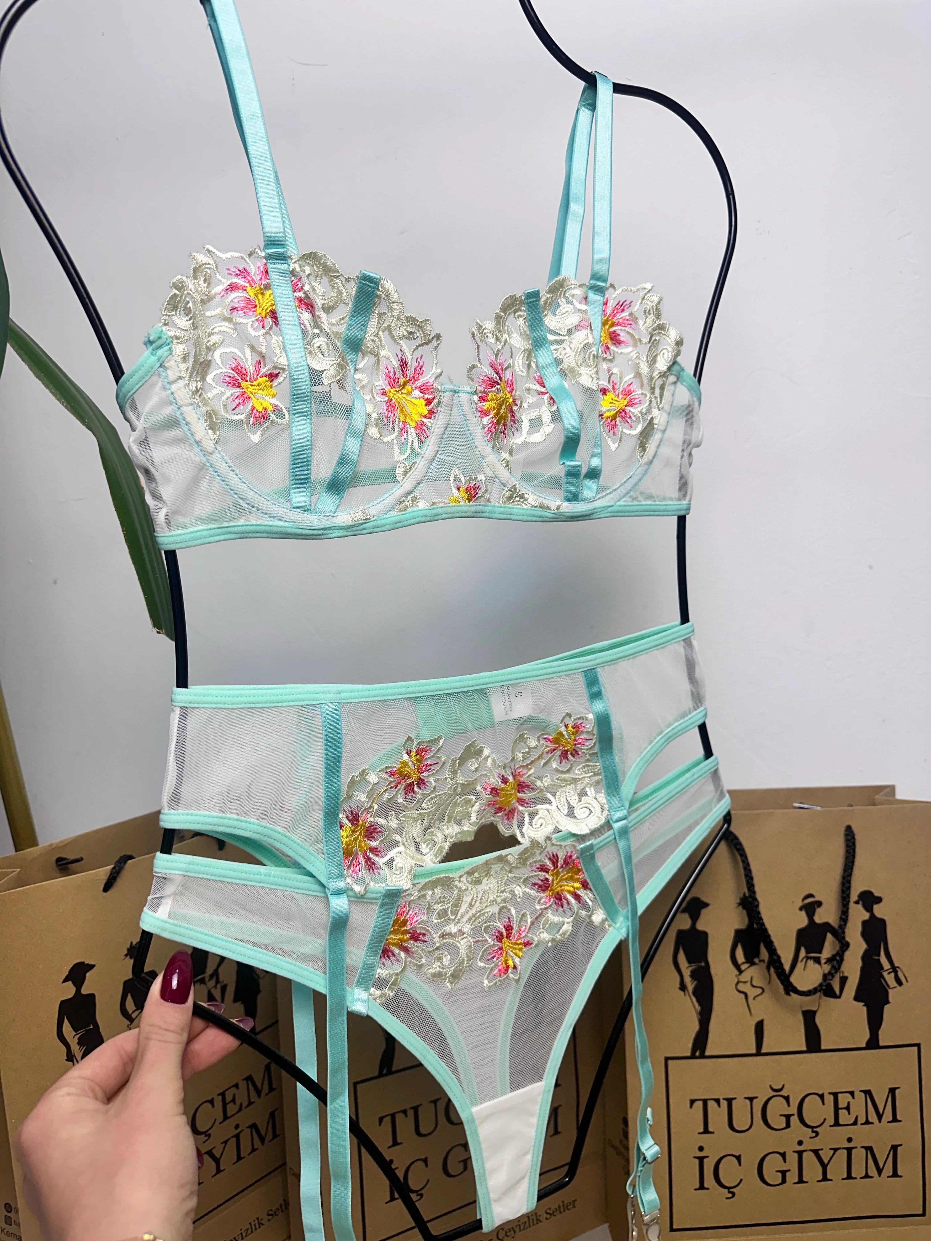 Bloom Mint – Vintage Nakışlı Jartiyer Takım